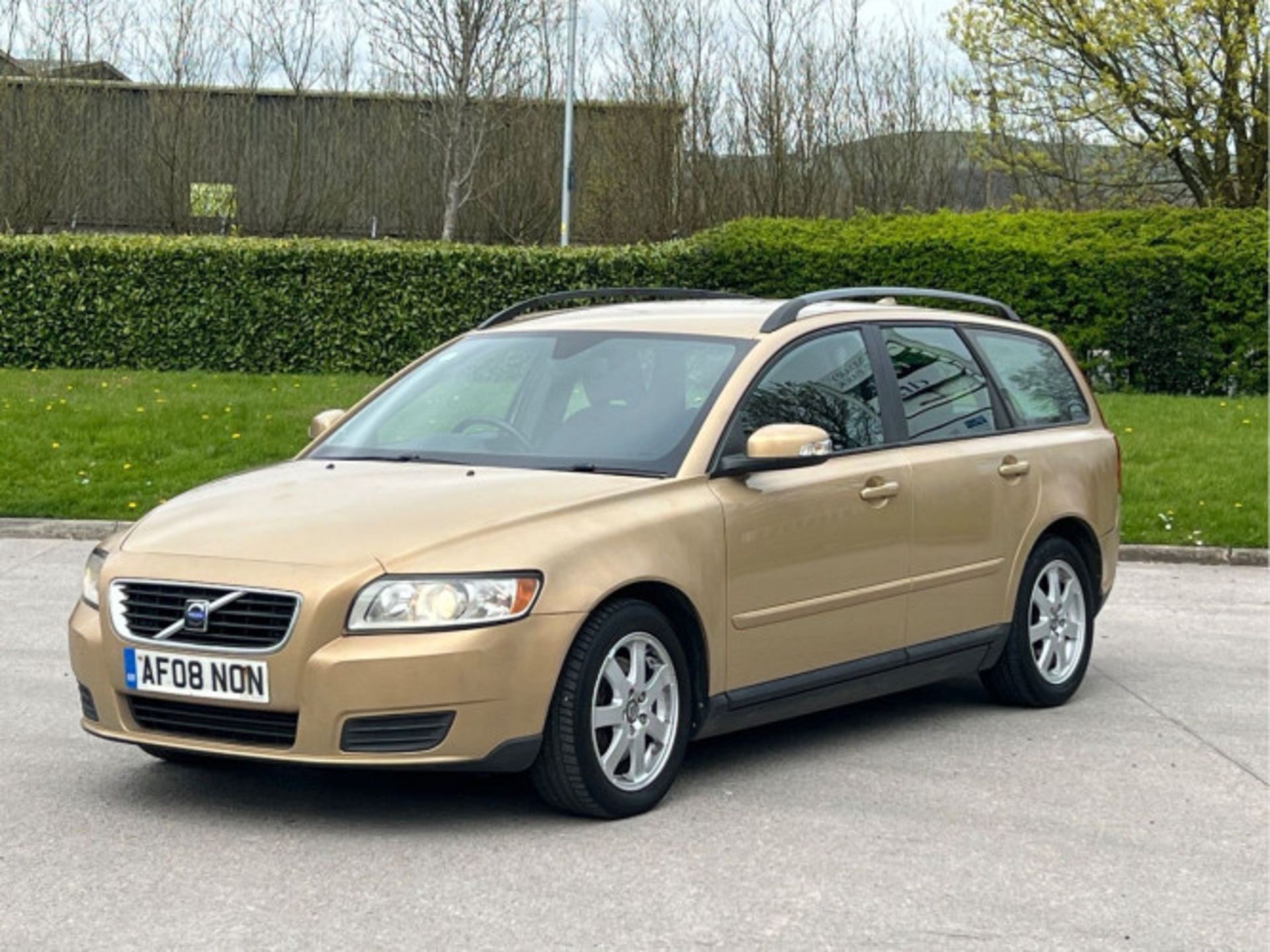 VOLVO V50 2.0D S 5DR (2008) - Image 4 of 65