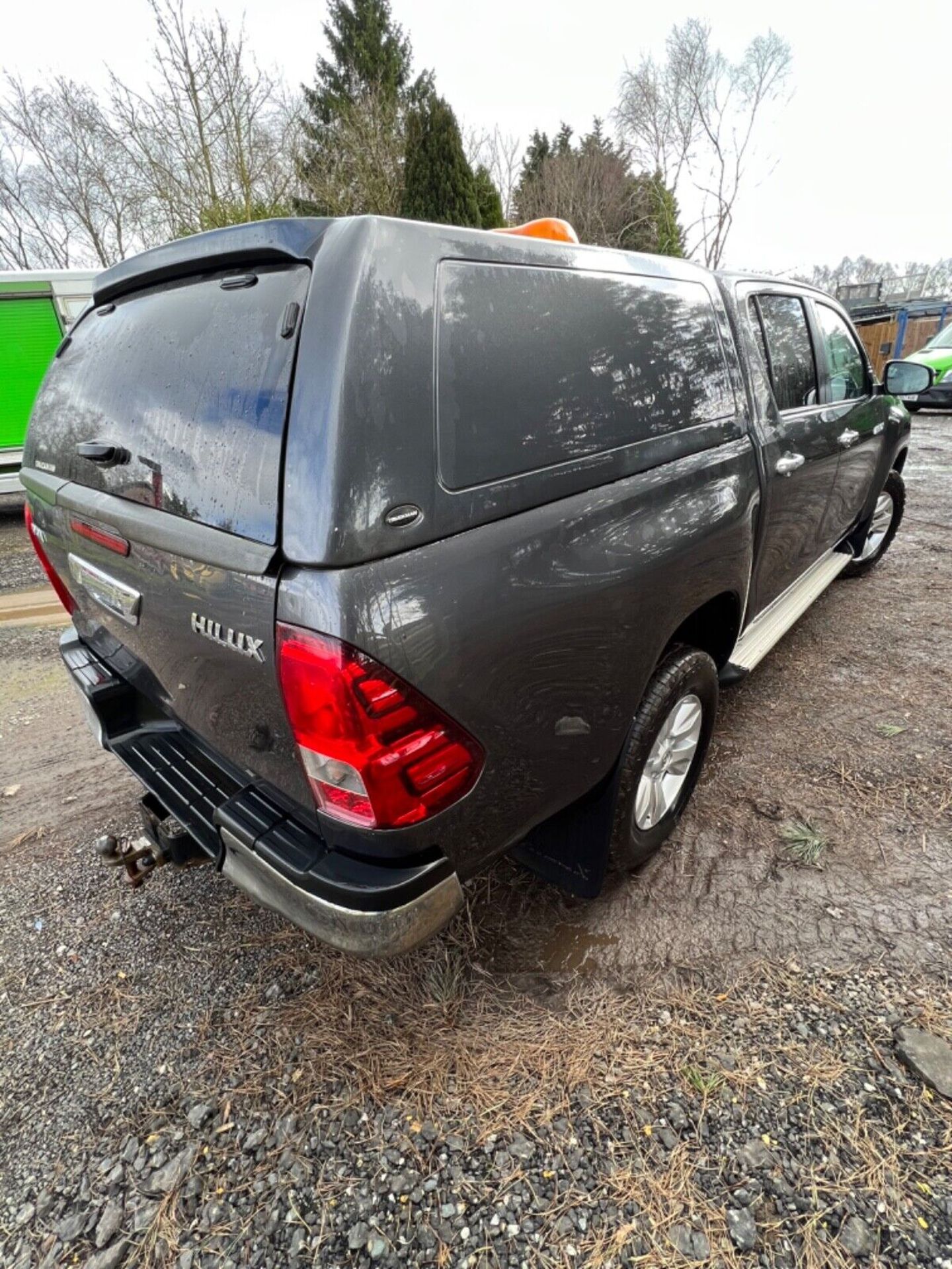 2017 TOYOTA HILUX D4D - 72K MILES FROM NEW - FULL SERVICE HISTORY - Image 5 of 15