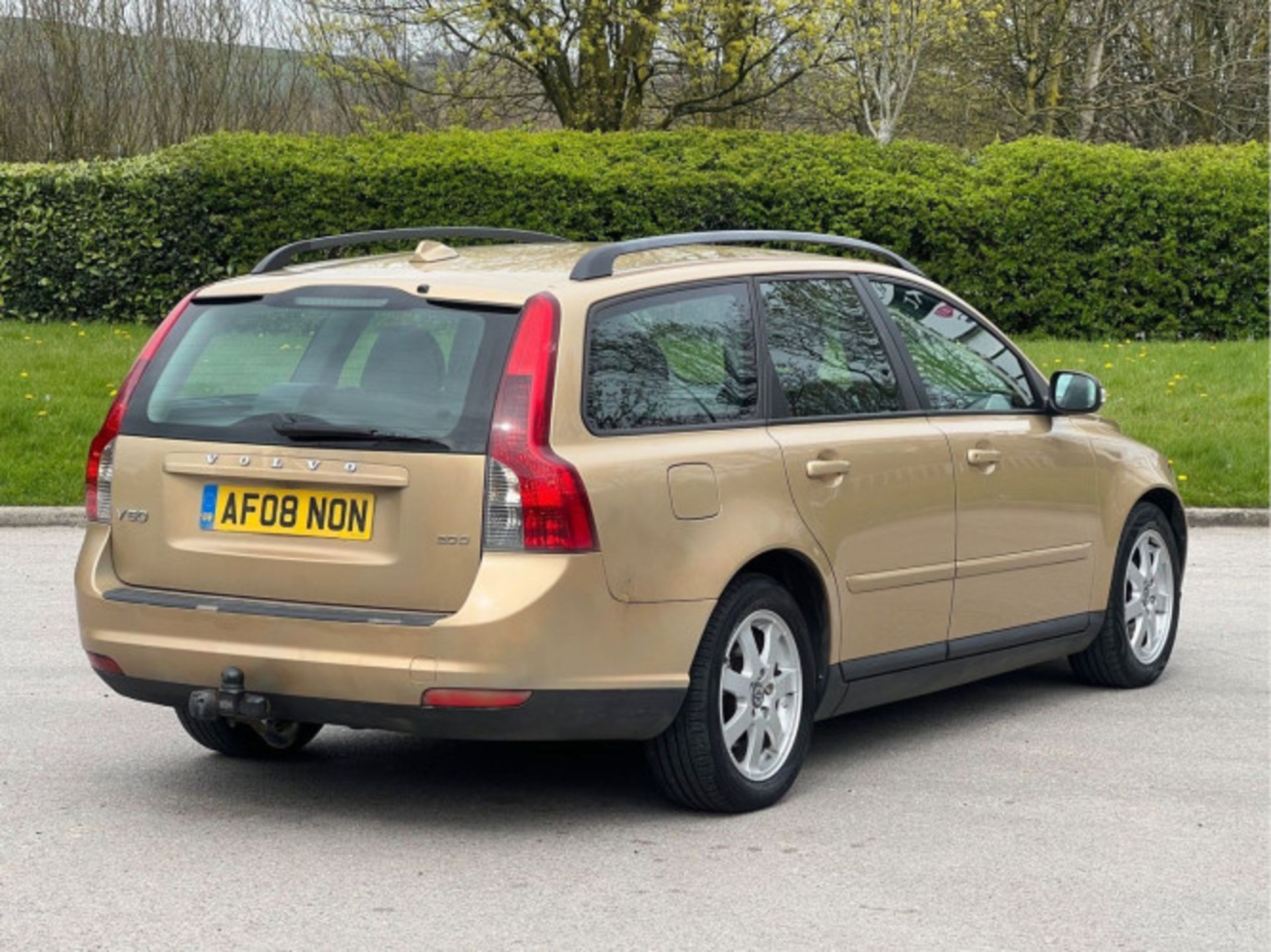 VOLVO V50 2.0D S 5DR (2008) - Image 9 of 65