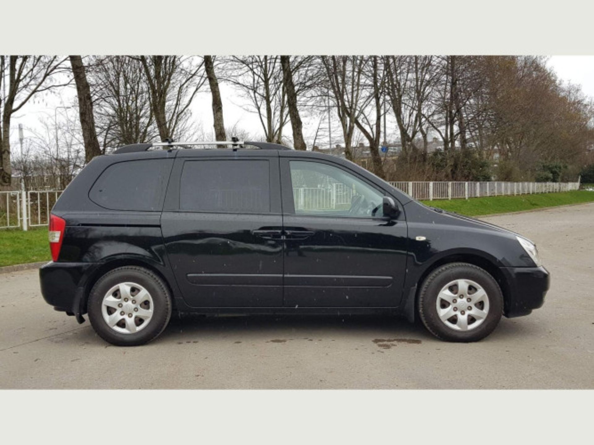 KIA SEDONA 2.2 CRDI 1 5DR (2010) - Image 4 of 57