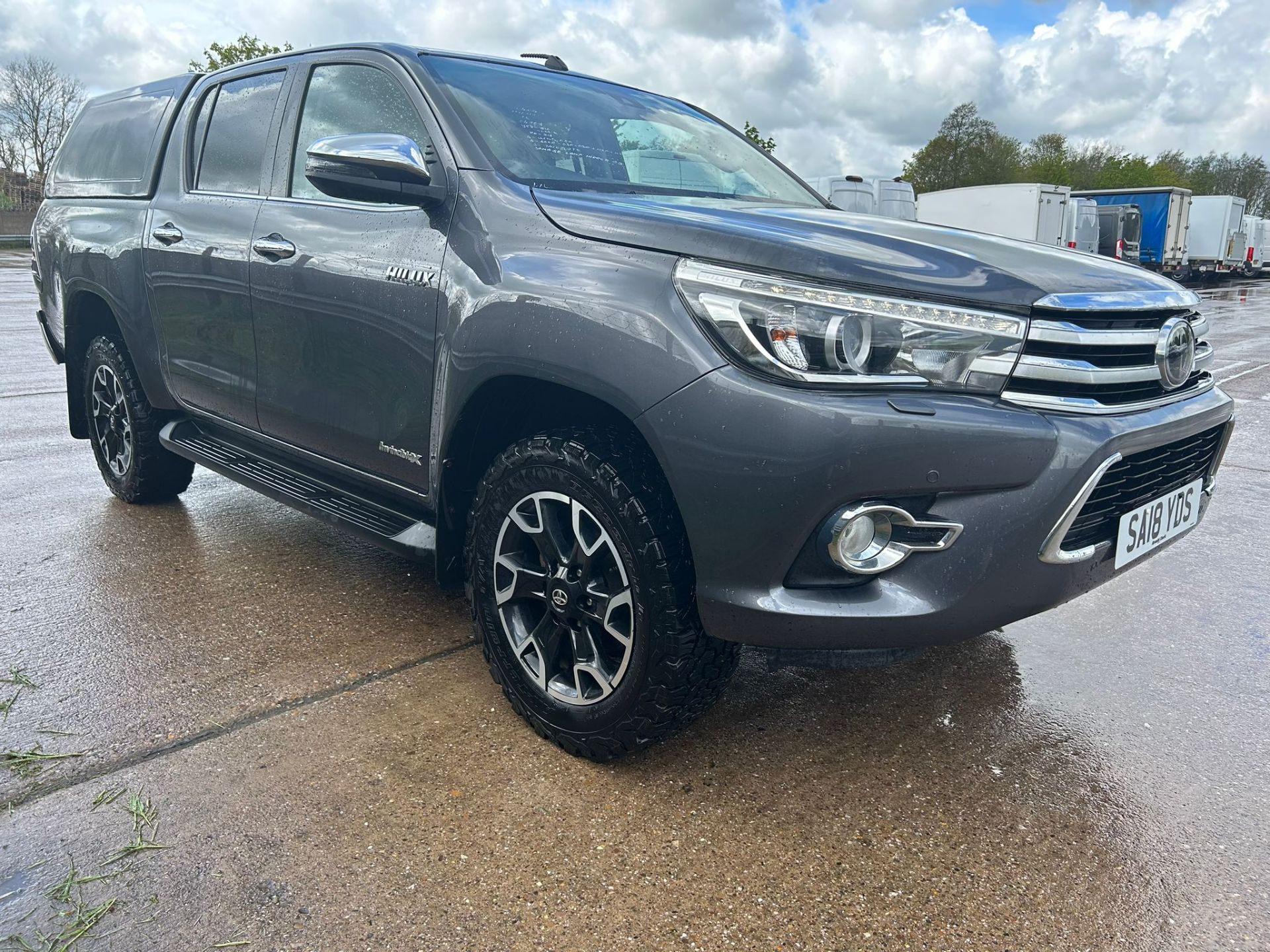 AUTOMATIC 2018 TOYOTA HILUX INVINCIBLE X WITH CANOPY - FULL LEATHER - NEW BF TYRES 7K MILES