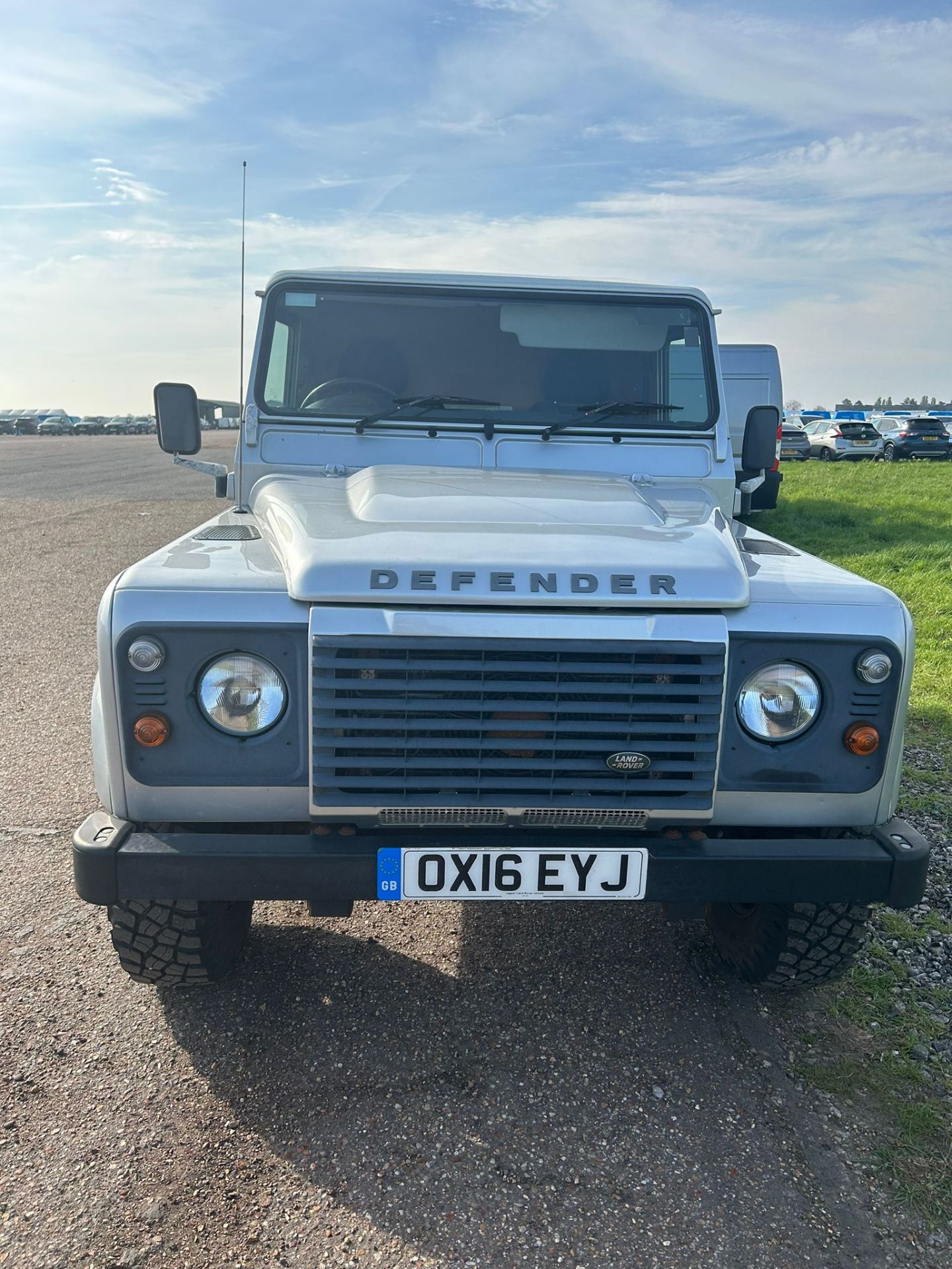 2016 LAND ROVER DEFENDER 110 UTILITY HARDTOP 2.2 TDCI SILVER 54K 1 OWNER AIR CON (NEW IMAGES ADDED) - Image 7 of 13