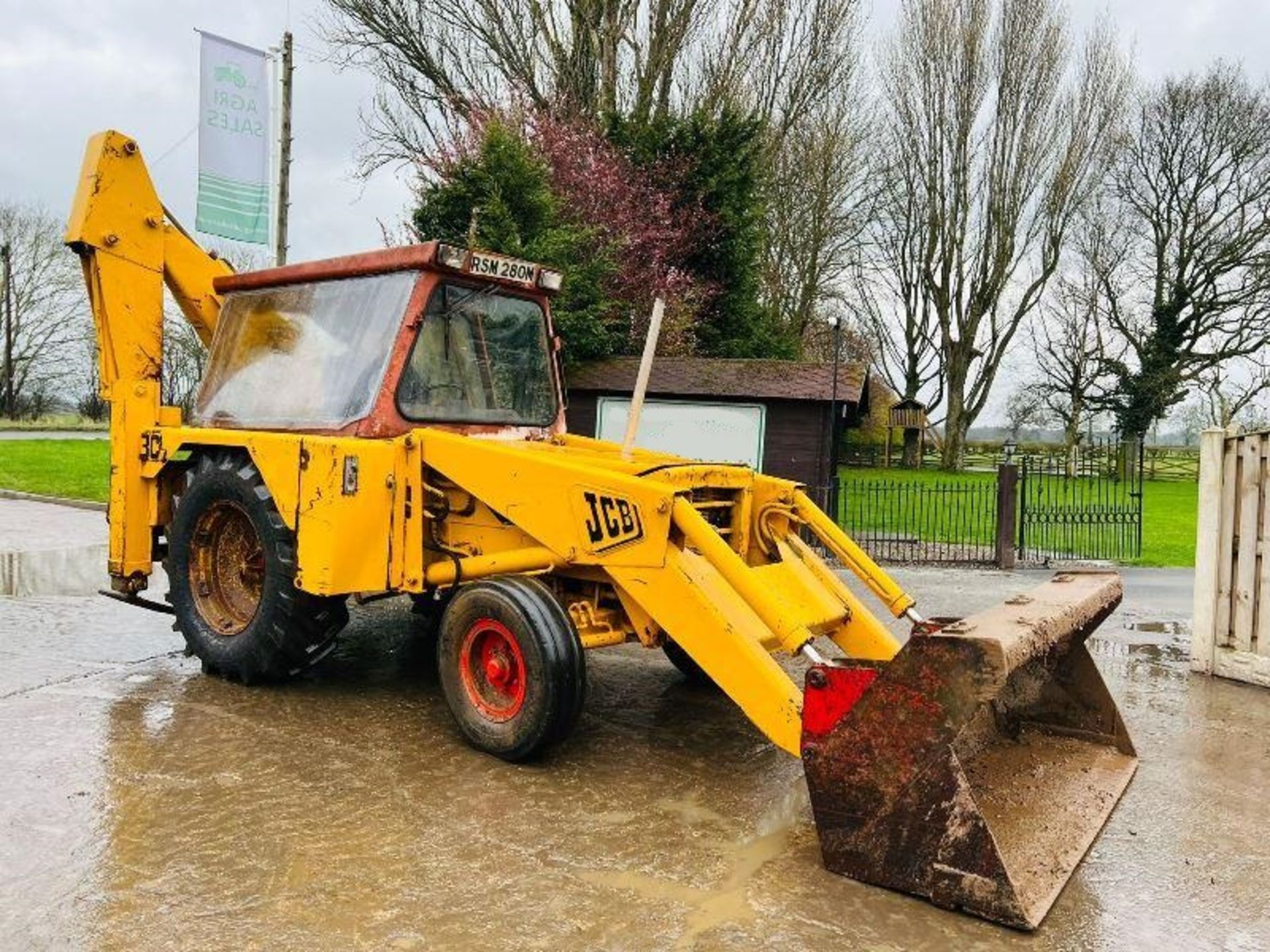 JCB 3C BACKHOE DIGGER C/W FULLY GLAZED CABIN - Image 7 of 15