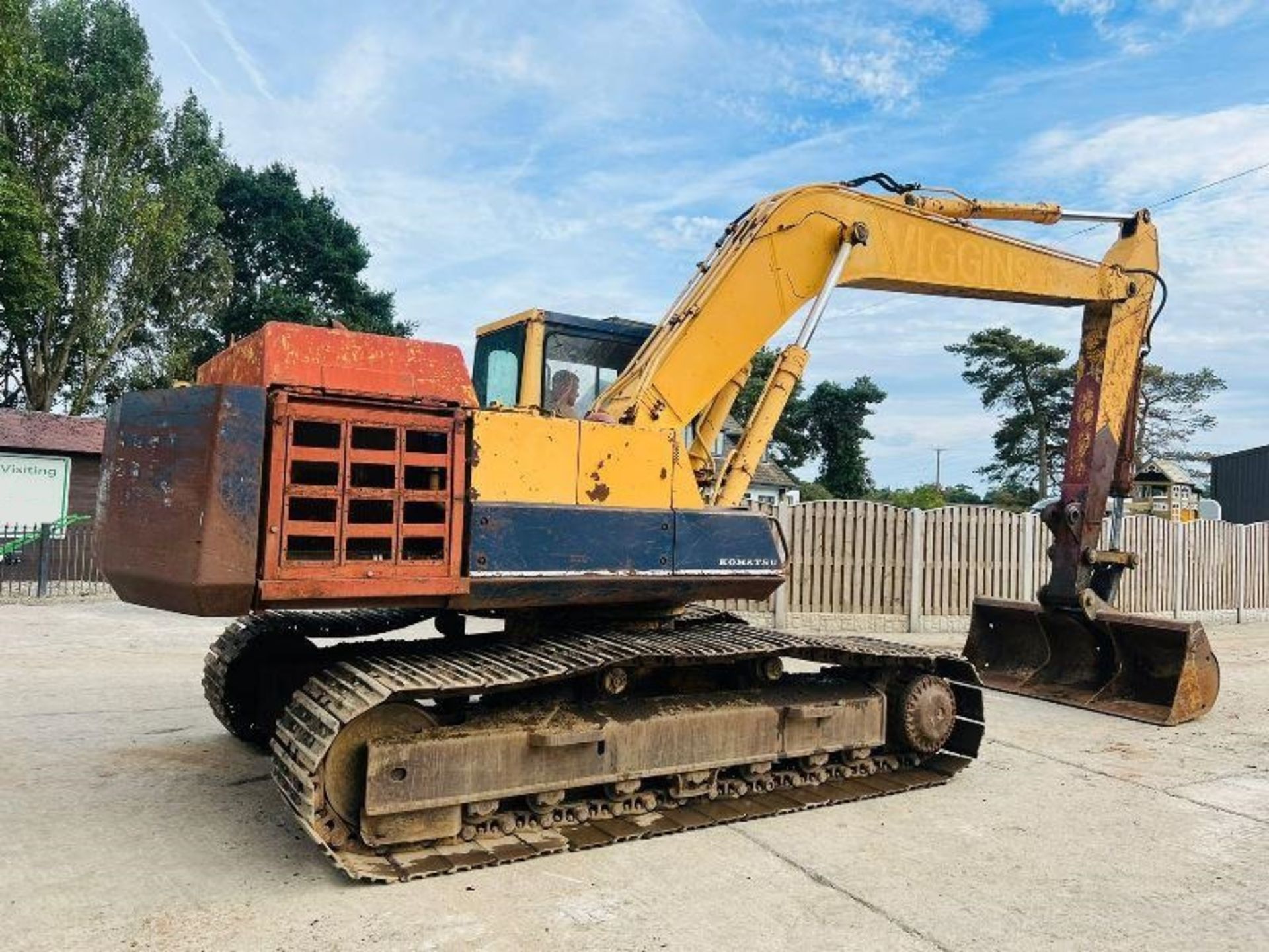 KOMATSU PC210-3 TRACKED EXCAVATOR C/W BUCKET - Image 10 of 14