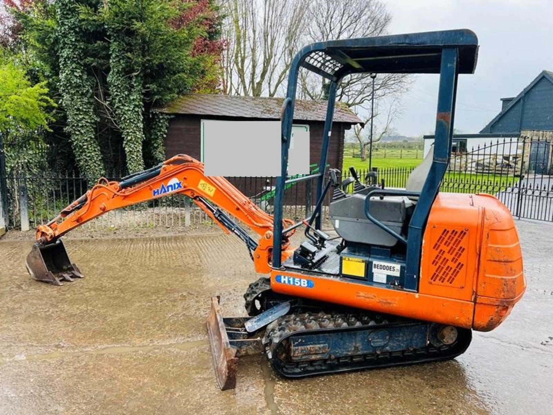 HANIX H15B TRACKED EXCAVATOR C/W OFF SET BOOM & RUBBER TRACKS. - Image 4 of 11