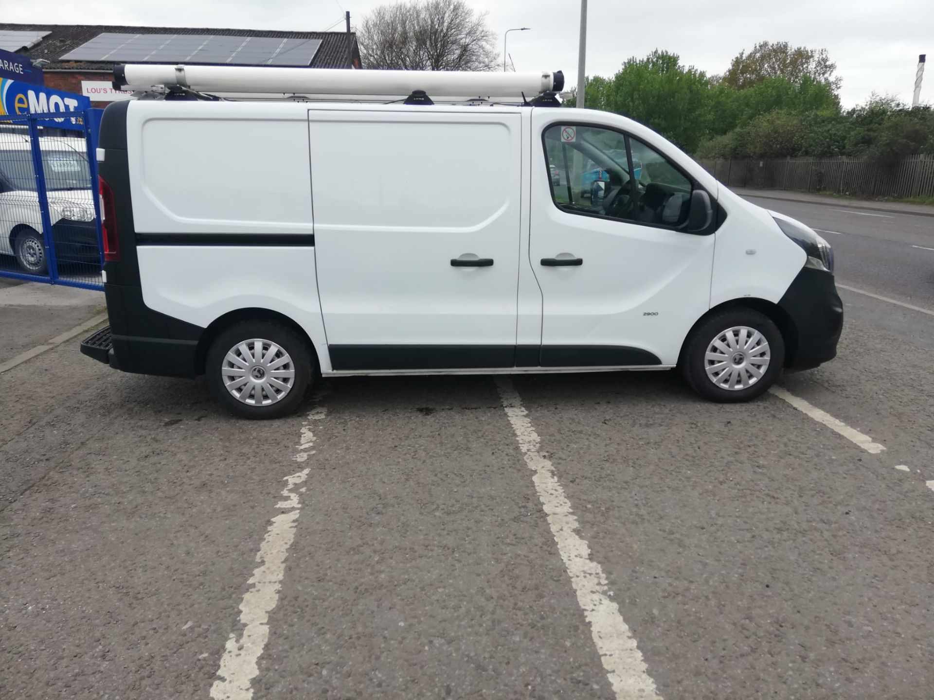 2016 16 VAUXHALL VIVARO EX BT PANEL VAN - 49K MILES - ROOF RACK - 3 KEYS - Image 8 of 10