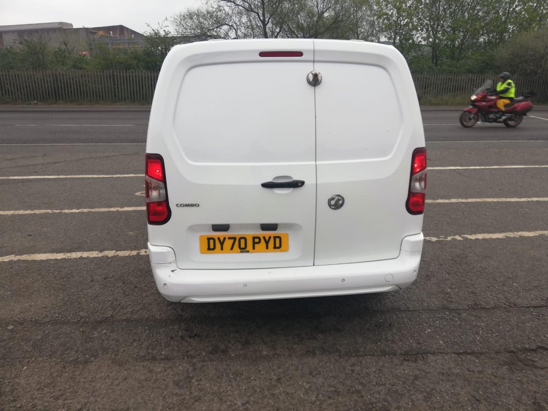 2020 70 VAUXHALL COMBO SPORTIVE LWB PANEL VAN - LWB - 77K MILES - AIR CON - Image 6 of 10