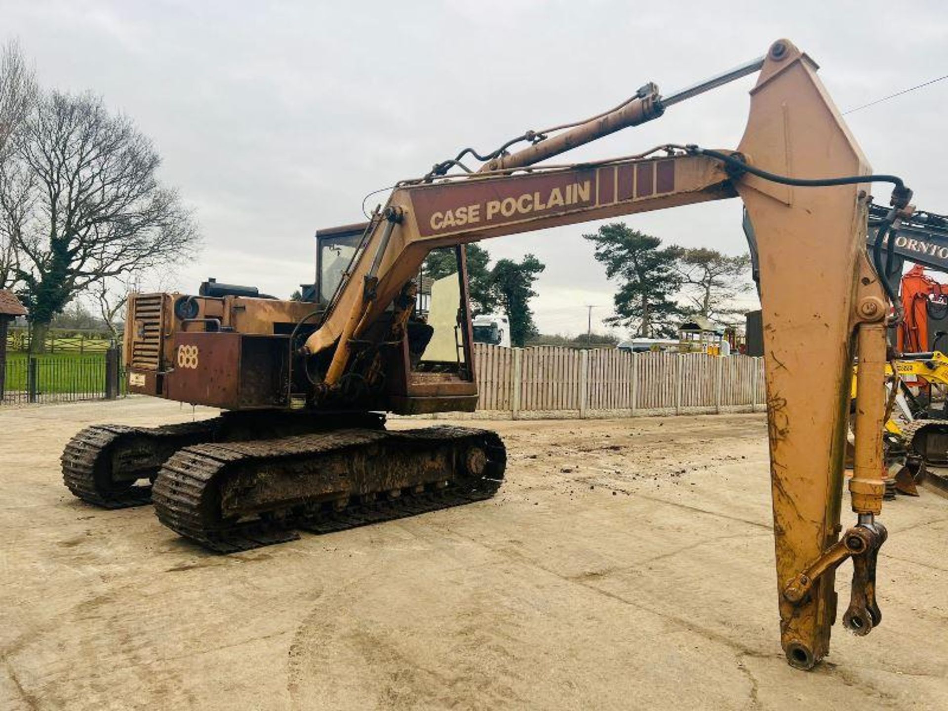 CASE POCLAIN 688 TRACKED EXCAVATOR C/W CUMMINS TURBO ENGINE