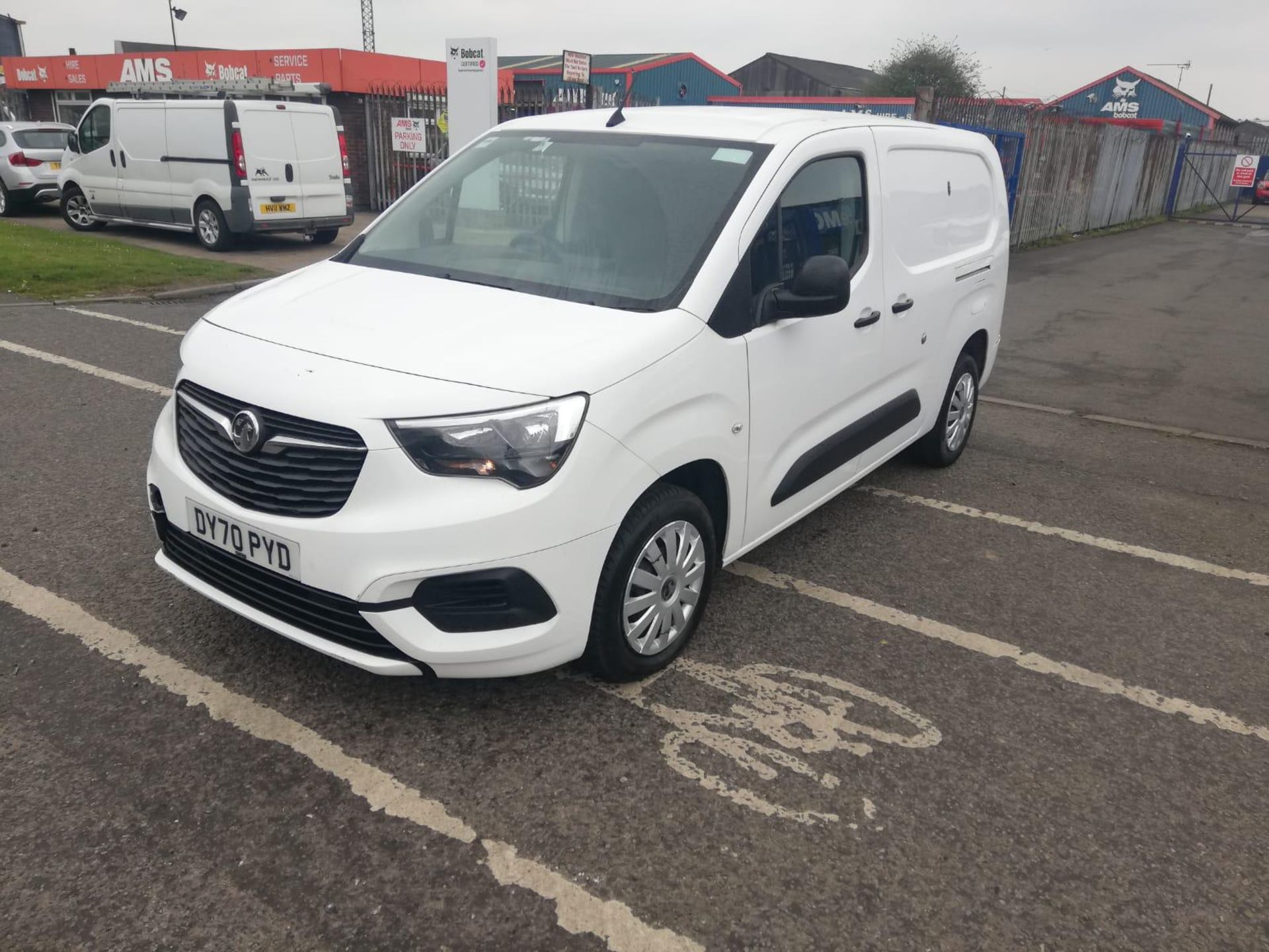 2020 70 VAUXHALL COMBO SPORTIVE LWB PANEL VAN - LWB - 77K MILES - AIR CON - Image 3 of 10