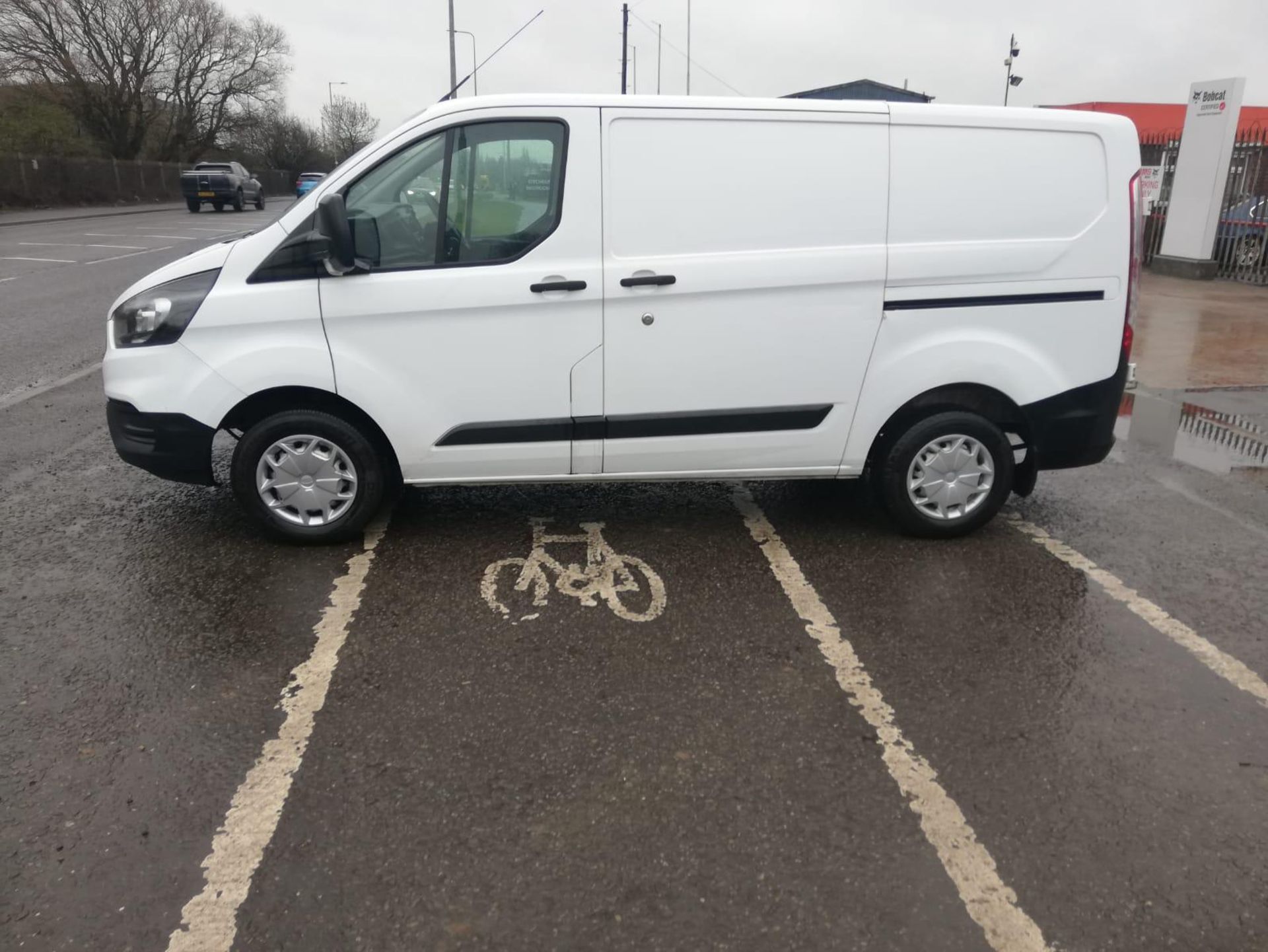 2018 18 FORD TRANSIT CUSTOM PANEL VAN - 140K MILES - EURO 6 - NEWER SHAPE - PLY LINED - FP18 CFL. - Image 4 of 9