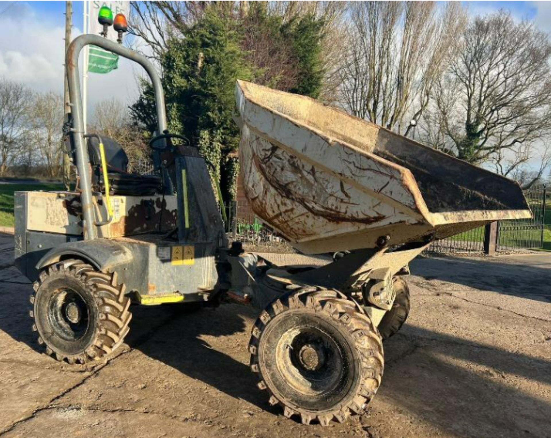 TEREX TA3S 4WD SWIVEL TIP DUMPER * YEAR 2013 , ROAD REGISTERED - Image 5 of 11