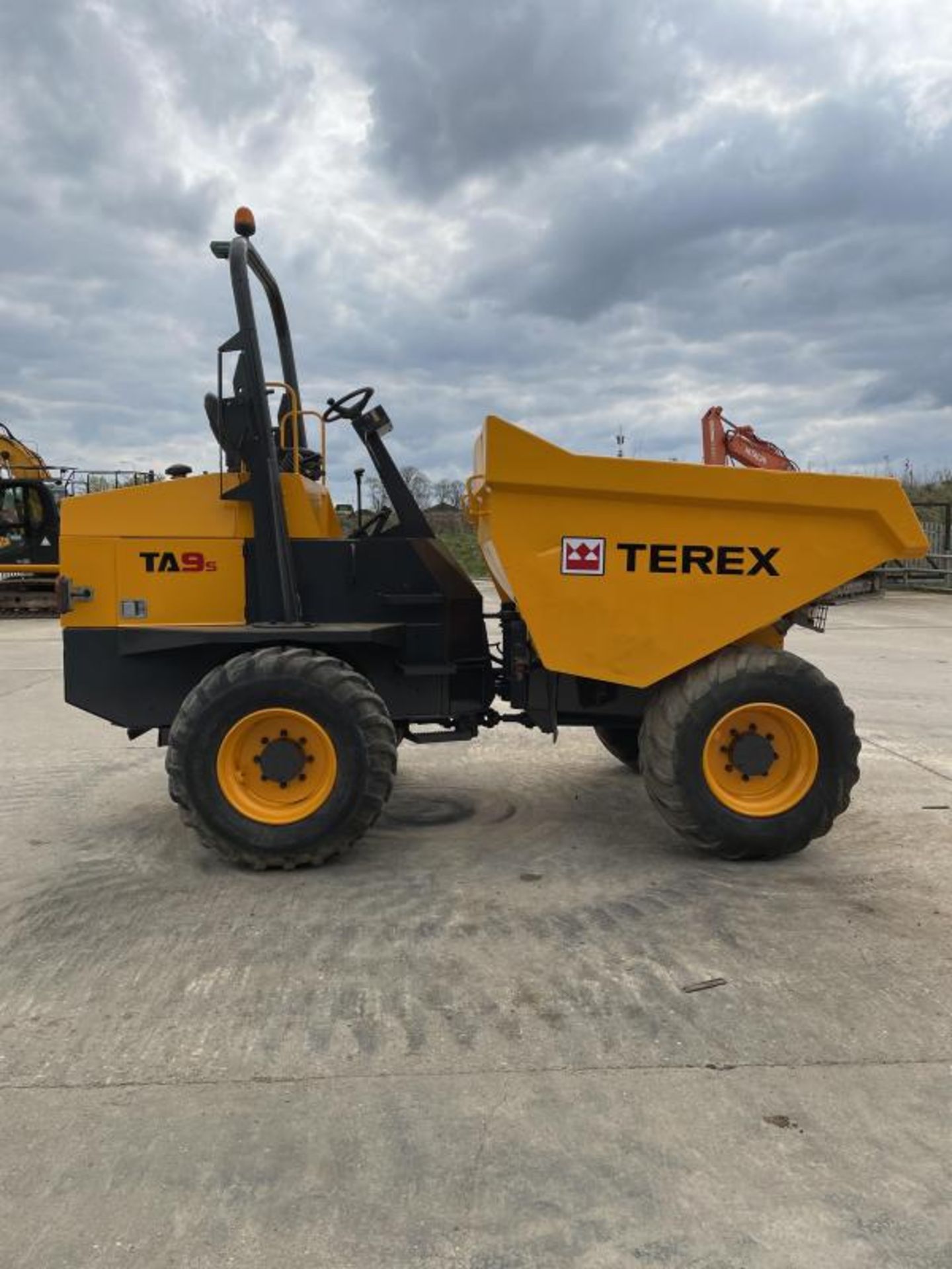 2016 TEREX TA9 SITE DUMPER - 9 TONNE PAYLOAD - FOLDING ROPS - Image 4 of 6