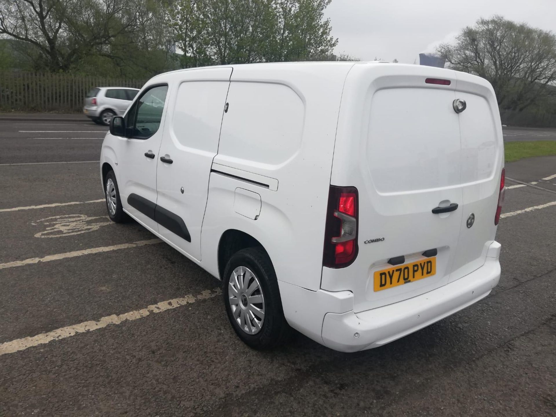 2020 70 VAUXHALL COMBO SPORTIVE LWB PANEL VAN - LWB - 77K MILES - AIR CON - Image 5 of 10