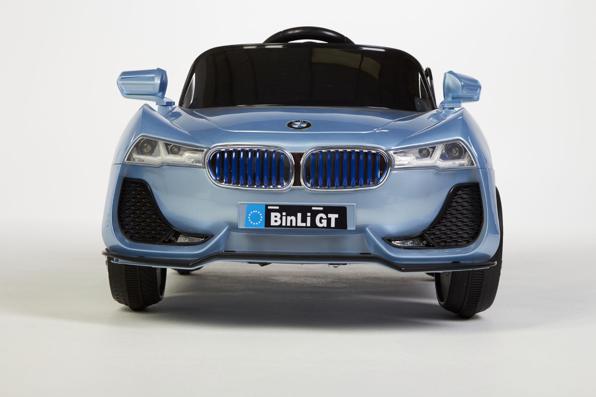 BRAND NEW BLUE KIDS ELECTRIC TOY CAR - BMW STYLE