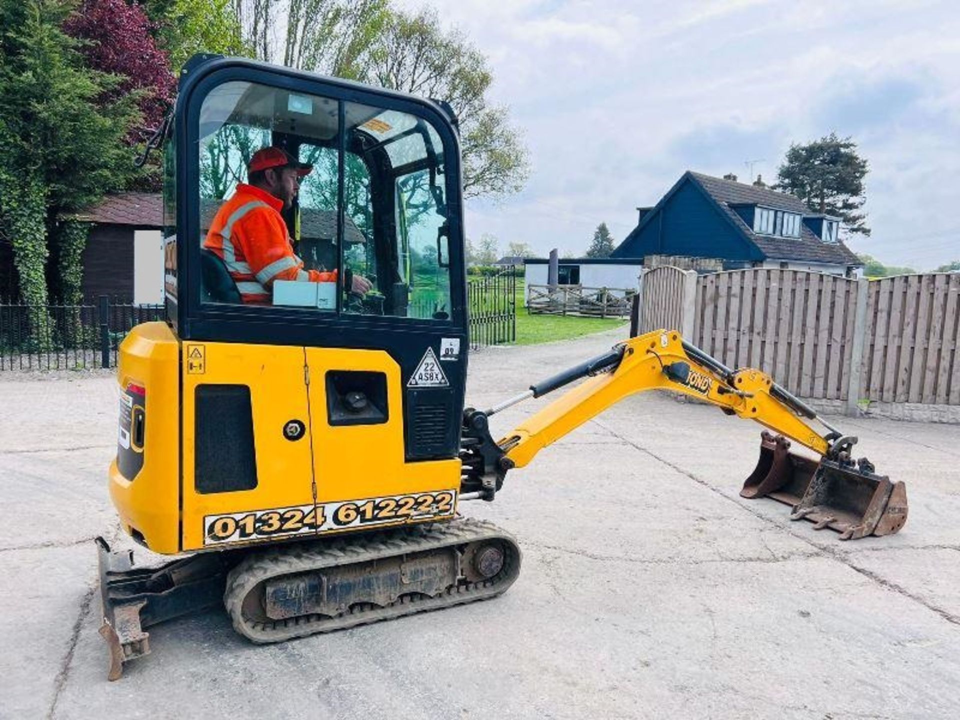 JCB 15 TRACKED EXCAVATOR *YEAR 2018 , CHOICE OF 2* C/W 3 X BUCKETS - Bild 11 aus 17