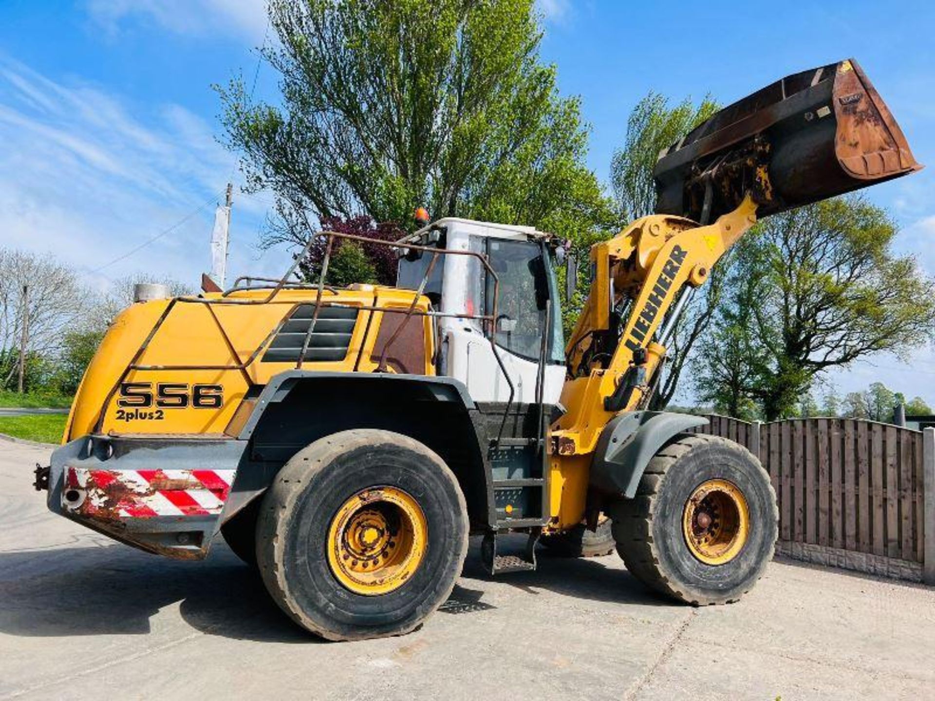 LIEBHERR L556 4WD LOADING SHOVEL *YEAR 2011* C/W REVERSE CAMERA - Image 7 of 29