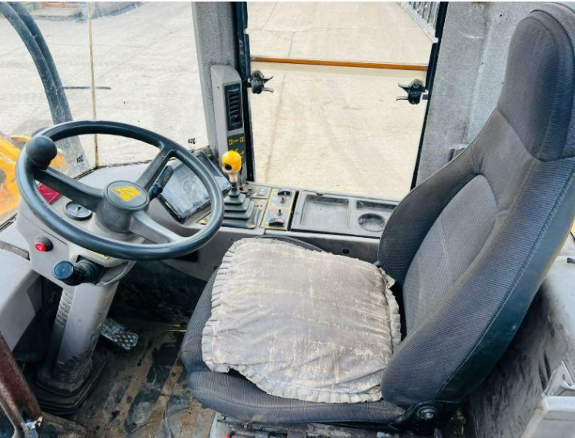 JCB 416 4WD HIGH TIP LOADING SHOVEL C/W TOE TIP BUCKET. - Image 6 of 15