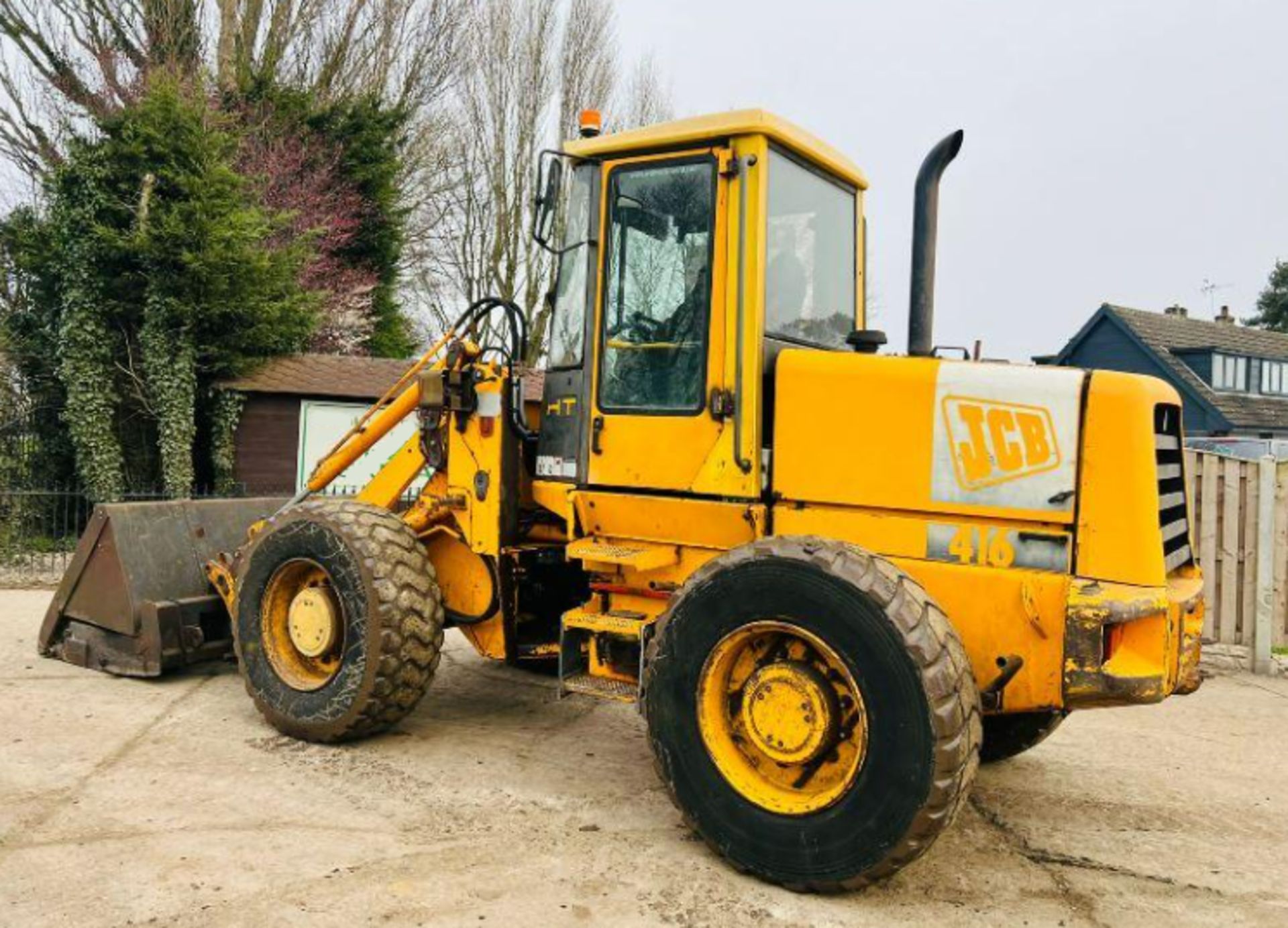 JCB 416 4WD HIGH TIP LOADING SHOVEL C/W TOE TIP BUCKET. - Image 7 of 15