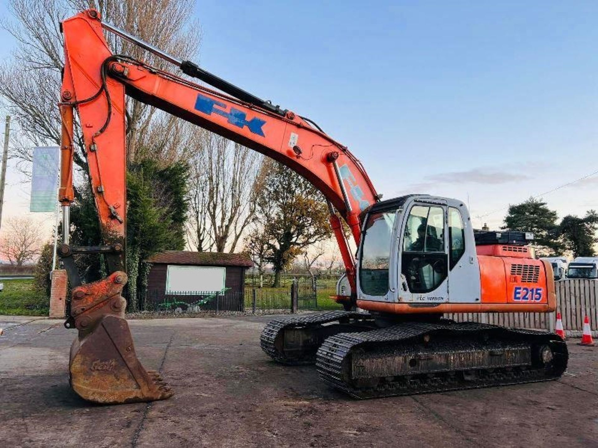 FIAT KOBELCO E215 TRACKED EXCAVATOR C/W QUICK HITCH - Bild 3 aus 11