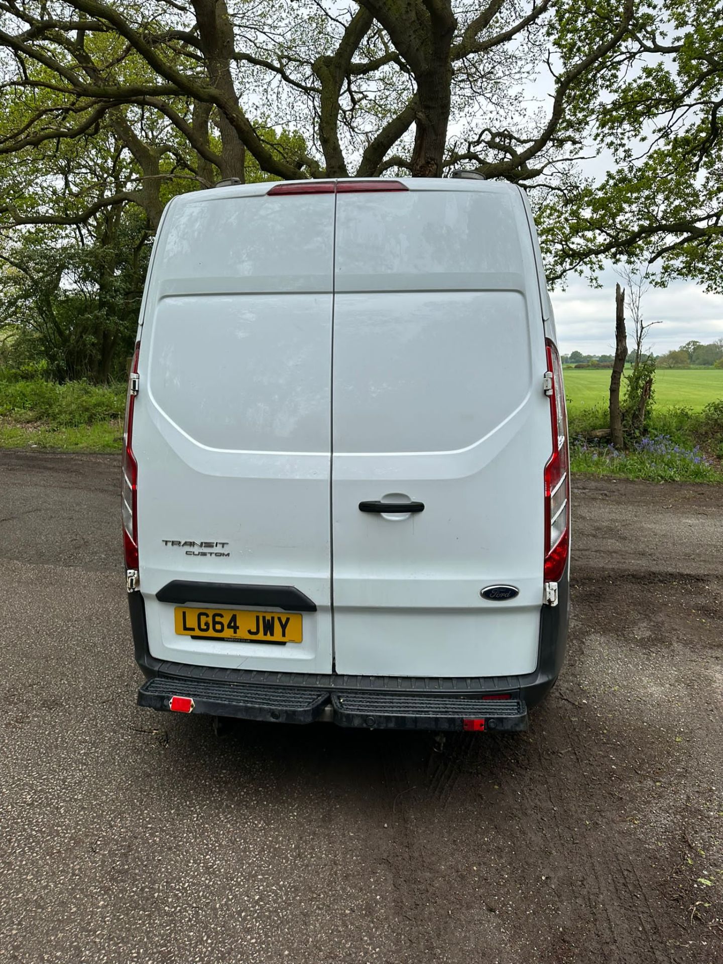 2014 64 FORD TRANSIT CUSTOM L2H2 PANEL VAN - EX BT - 87K FSH - Image 5 of 8