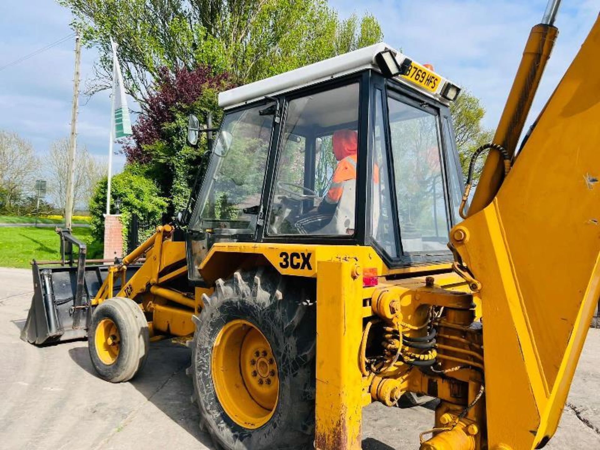 JCB 3CX BACKHOE DIGGER C/W EXTENDING DIG & 4 IN 1 BUCKET - Image 6 of 20