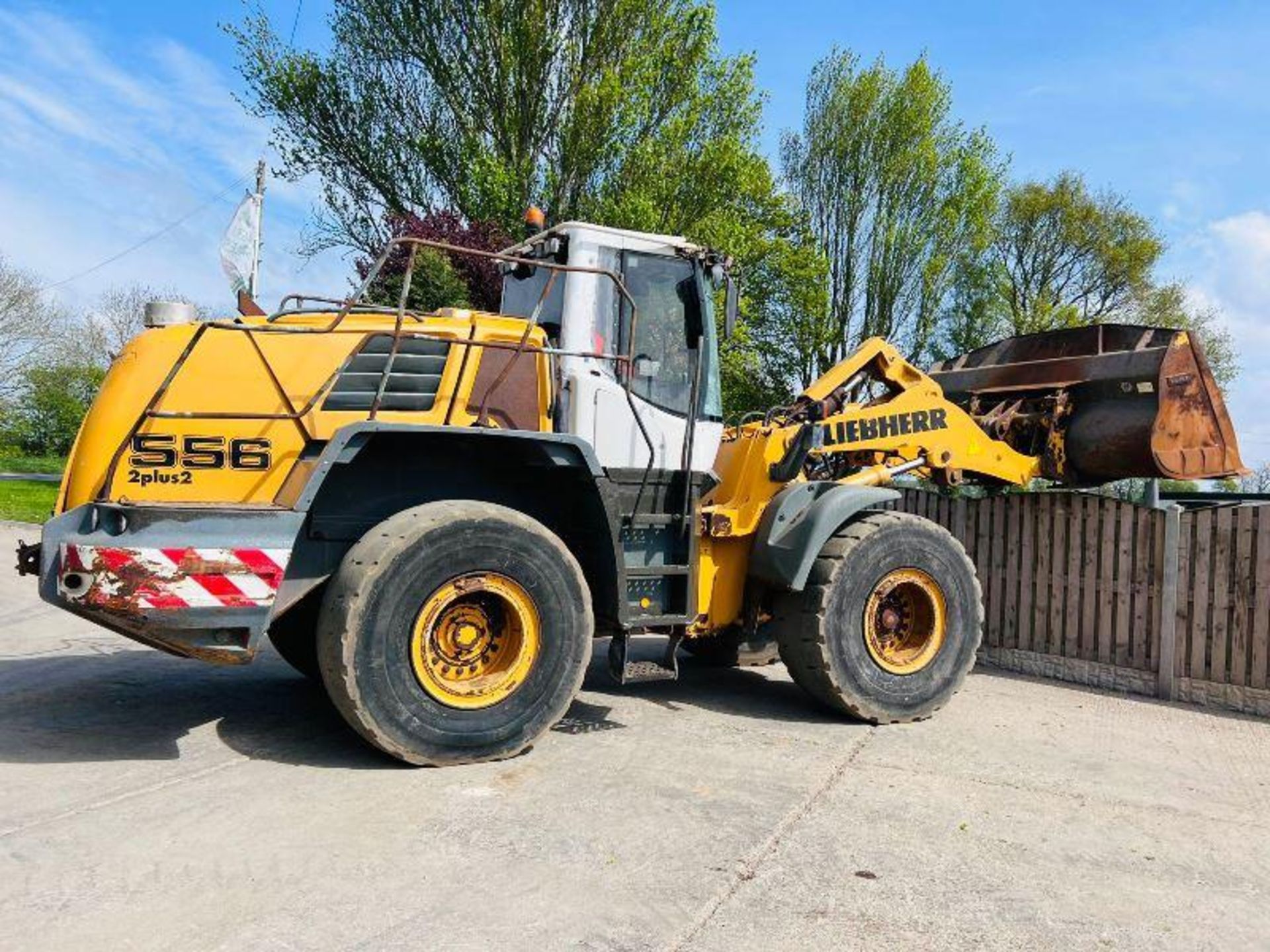 LIEBHERR L556 4WD LOADING SHOVEL *YEAR 2011* C/W REVERSE CAMERA - Image 16 of 29