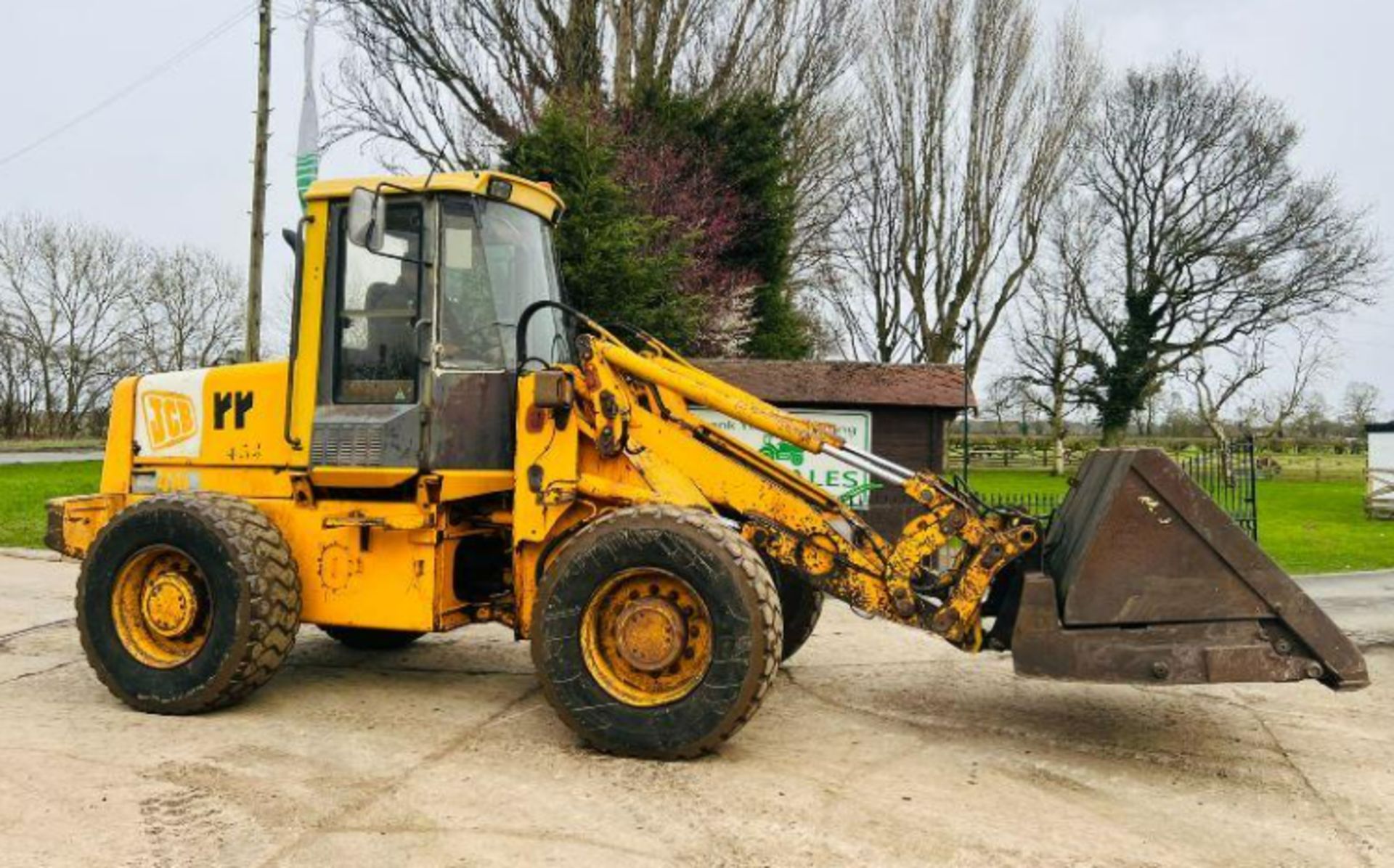 JCB 416 4WD HIGH TIP LOADING SHOVEL C/W TOE TIP BUCKET. - Image 4 of 15