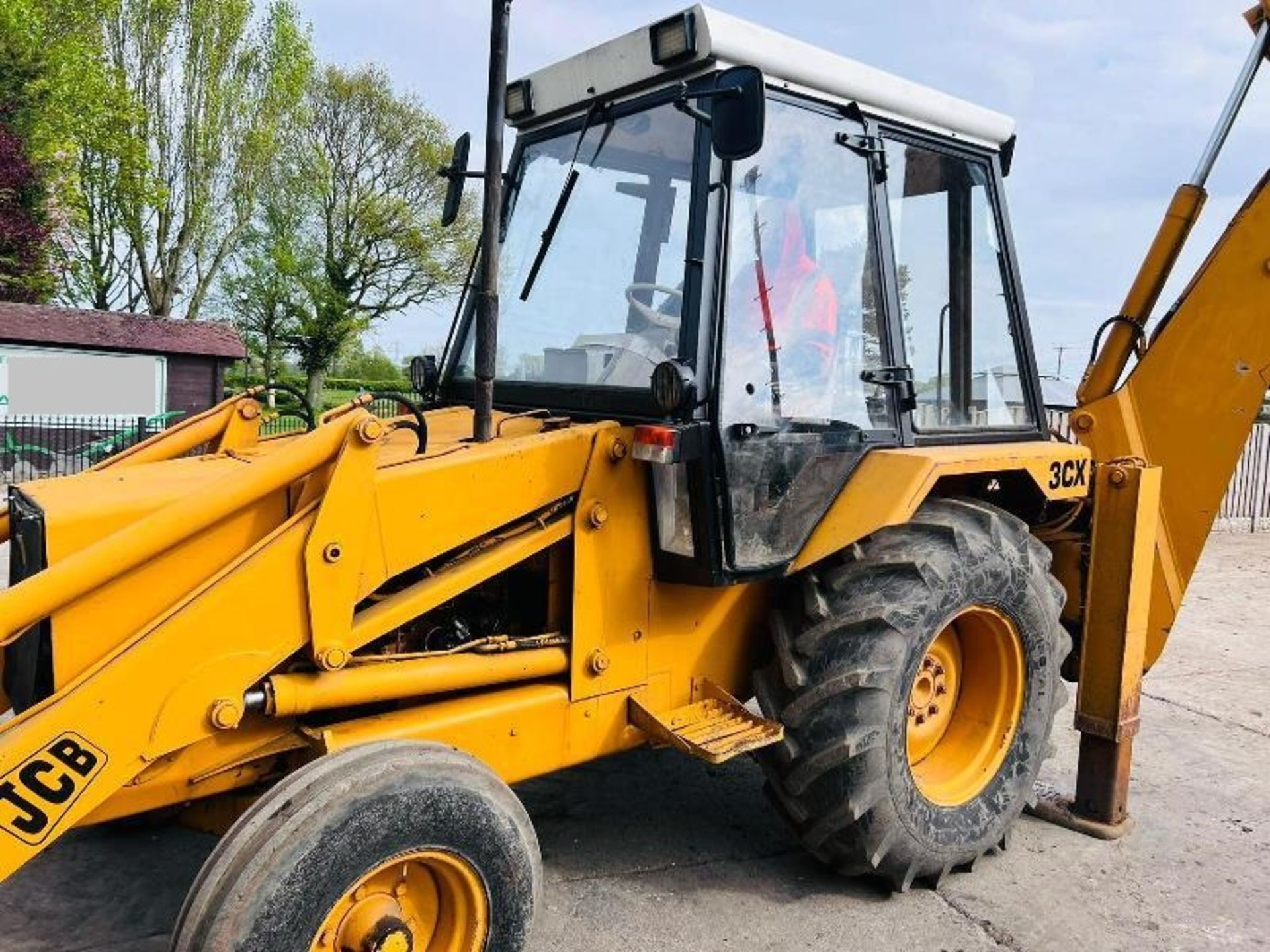 JCB 3CX BACKHOE DIGGER C/W EXTENDING DIG & 4 IN 1 BUCKET - Image 20 of 20