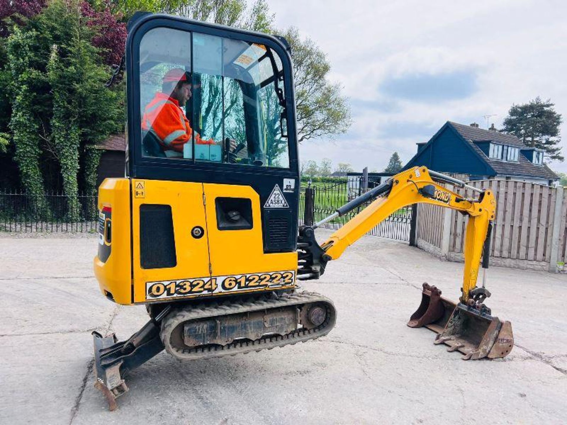 JCB 15 TRACKED EXCAVATOR *YEAR 2018 , CHOICE OF 2* C/W 3 X BUCKETS - Bild 7 aus 17