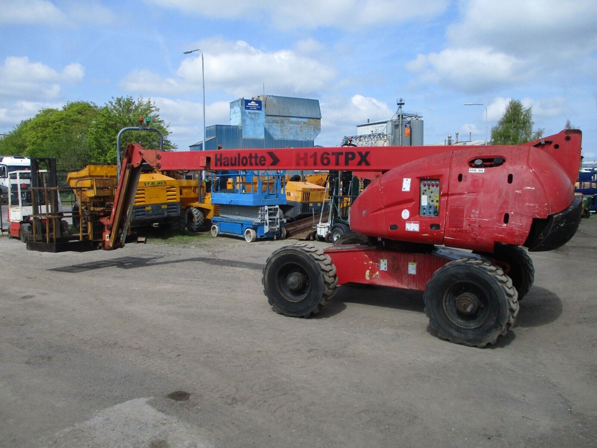 2006 HAULOTTE H16TPX CHERRY PICKER SCISSOR LIFT ACCESS PLATFORM MEWP GENIE BOOM - Image 10 of 15