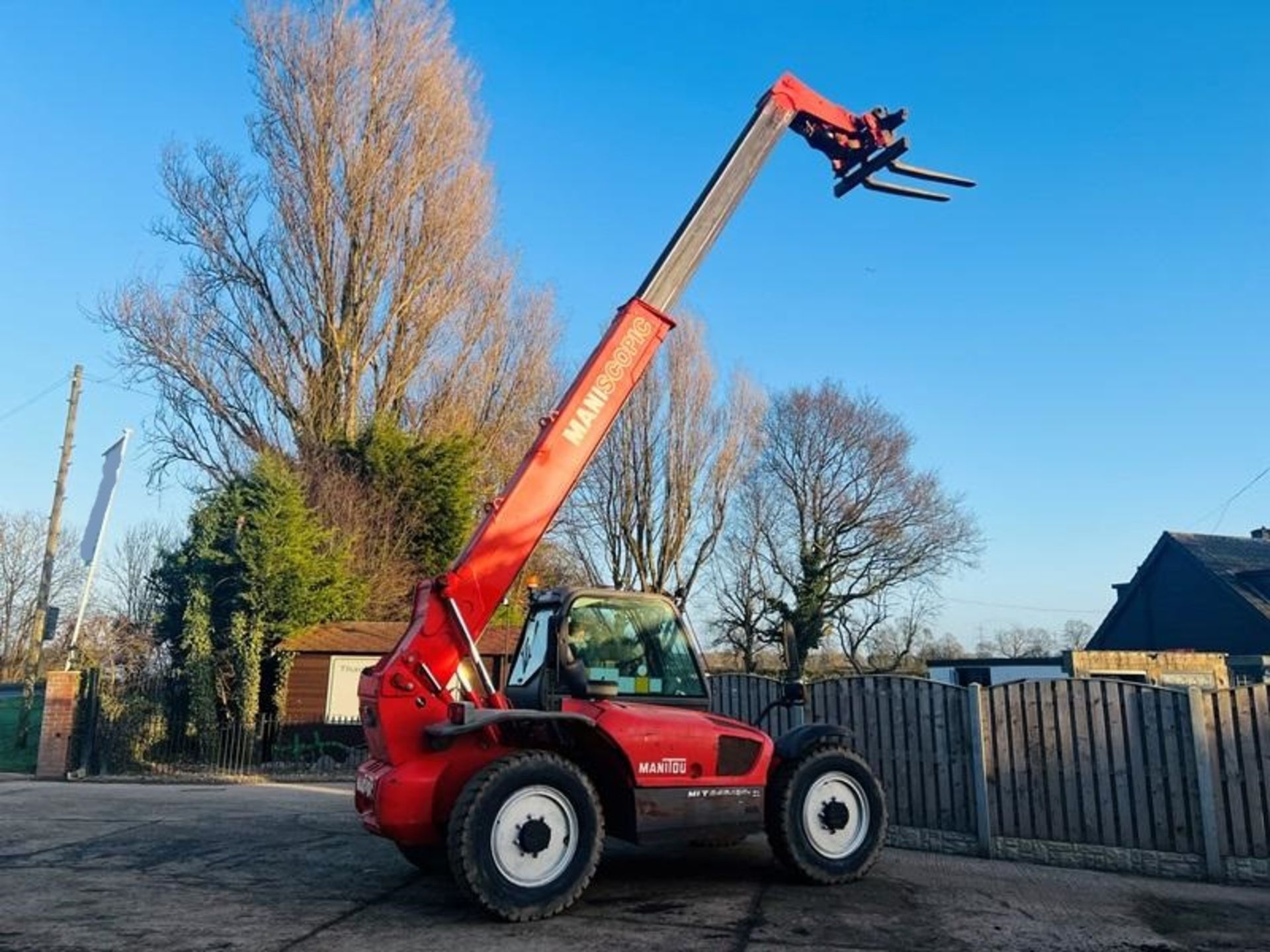 MANITOU MLT845-120 4WD TELEHANDLER C/W PALLET TINES - Image 3 of 14