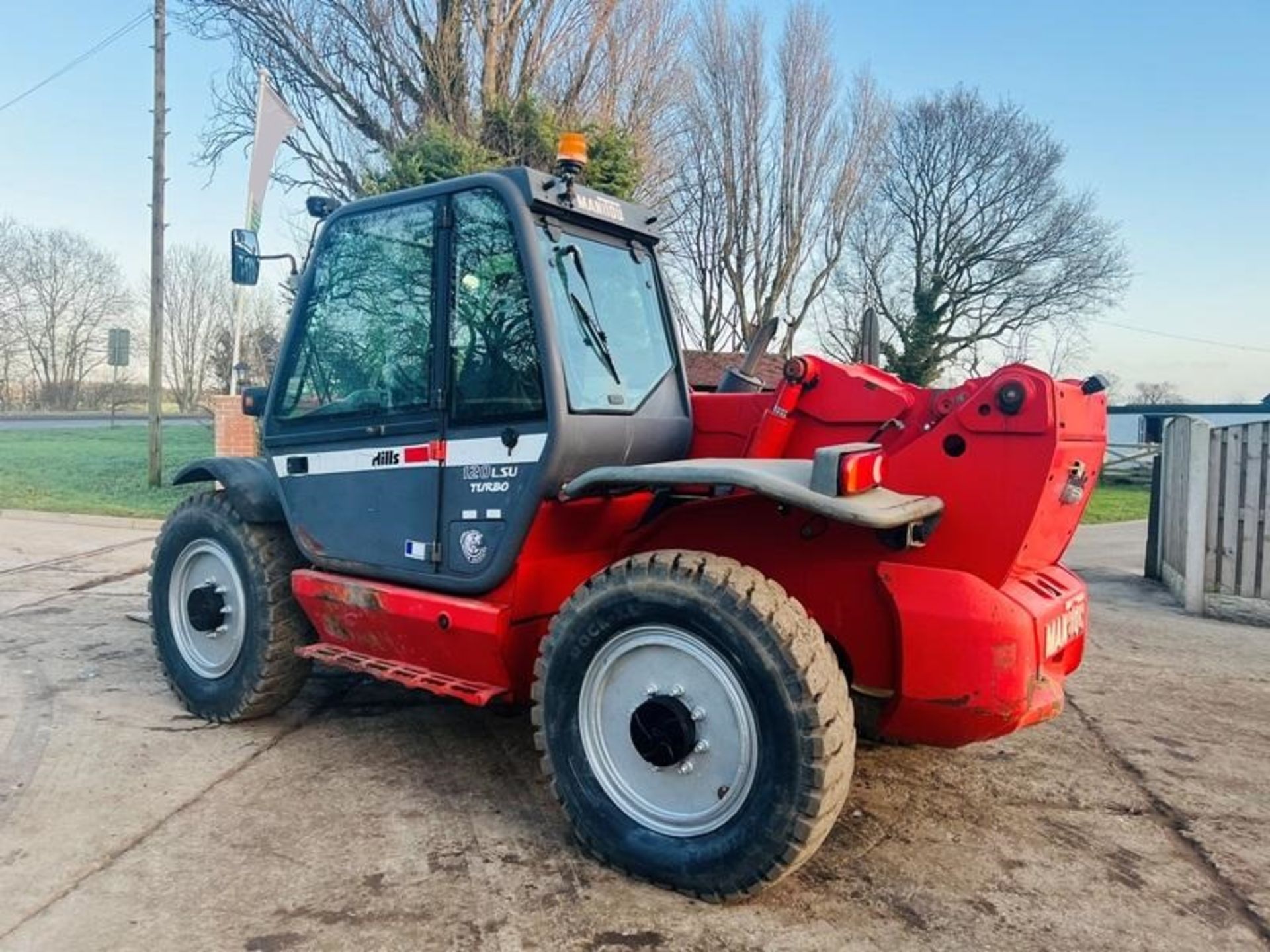 MANITOU MLT845-120 4WD TELEHANDLER C/W PALLET TINES - Image 5 of 14