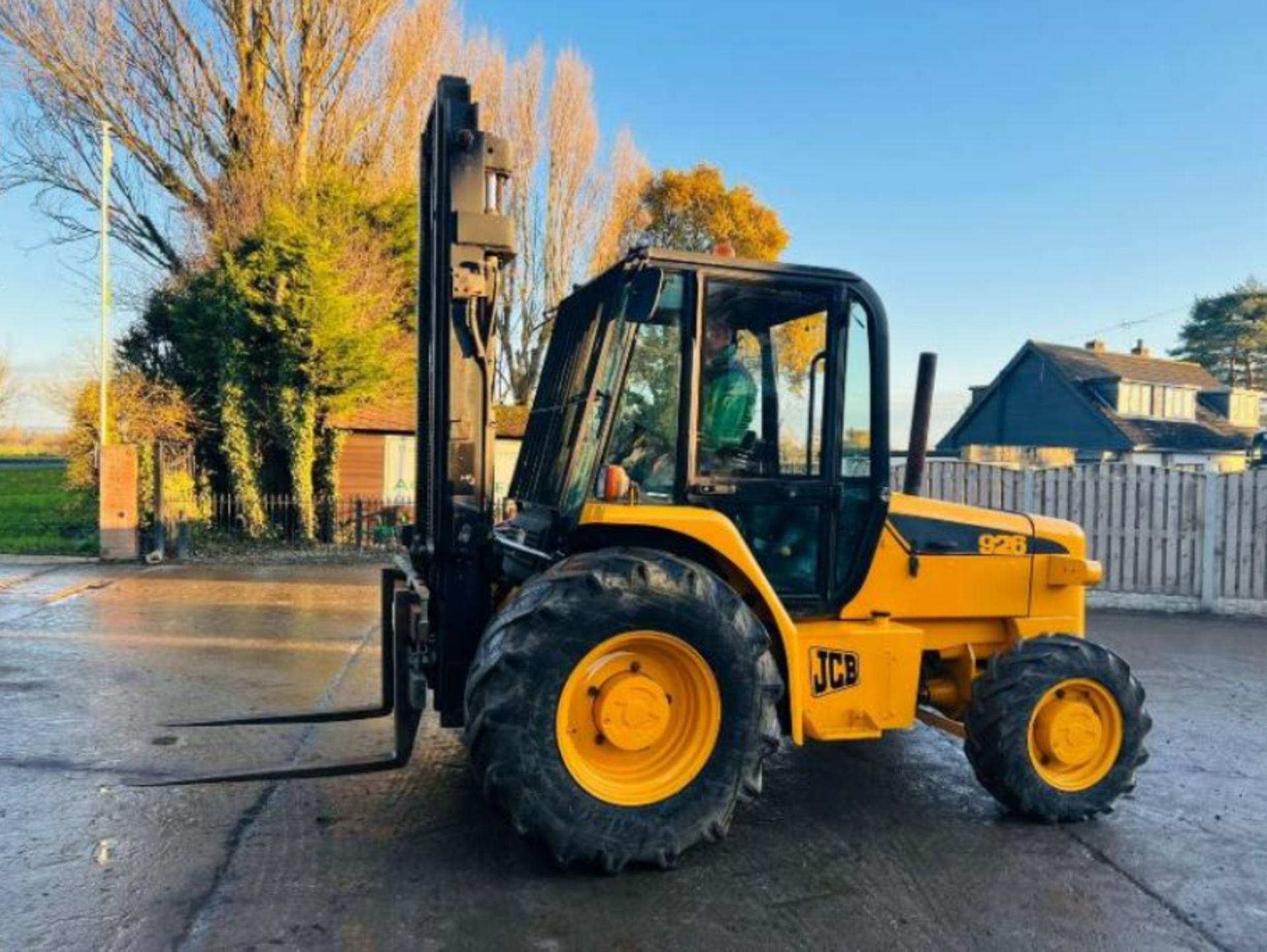 JCB 926 4WD ROUGH TERRIAN FORKLIFT C/W PALLET TINES