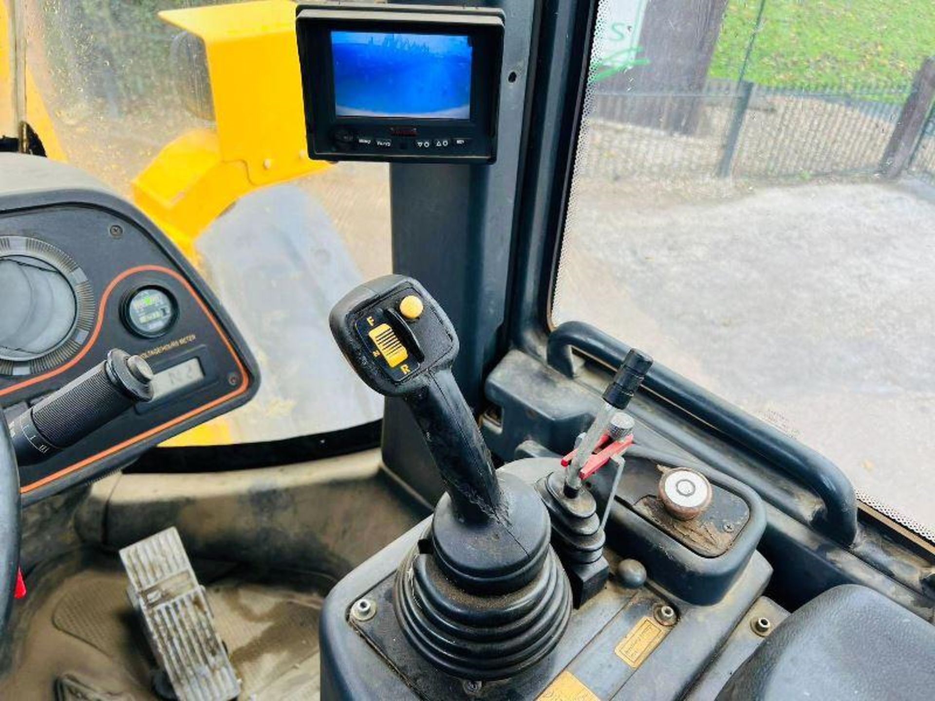 LIUGONG CLG856IV 4WD LOADING SHOVEL * YEAR 2015 * C/W AUTO LUBE & AC CABIN - Image 13 of 13