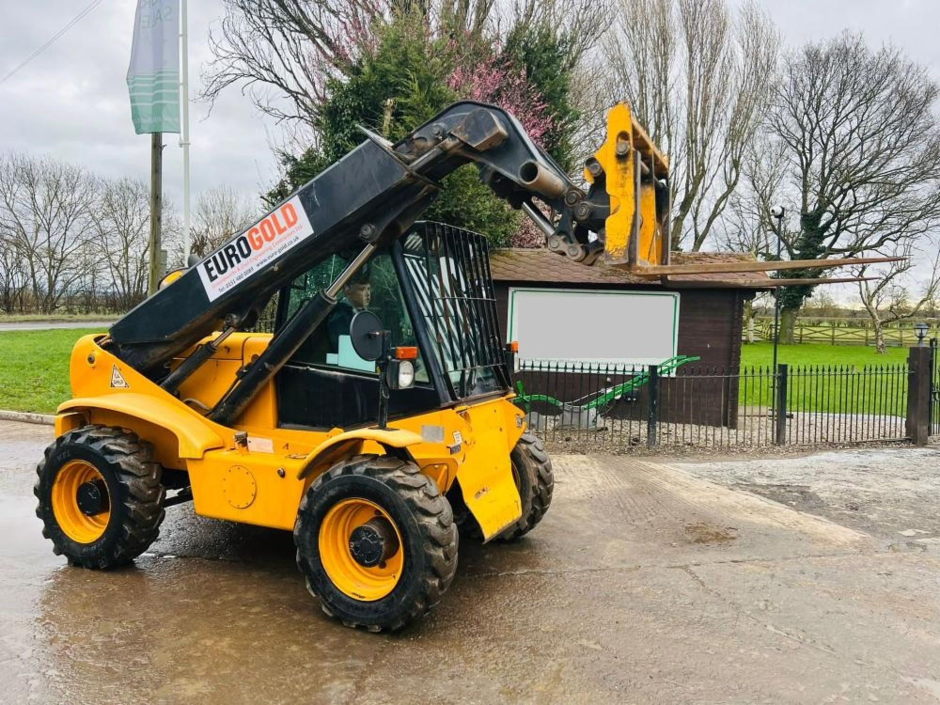 JCB 520-50 4WD TELEHANDLER * YEAR 2013 , ROAD REGISTERED - Image 15 of 19