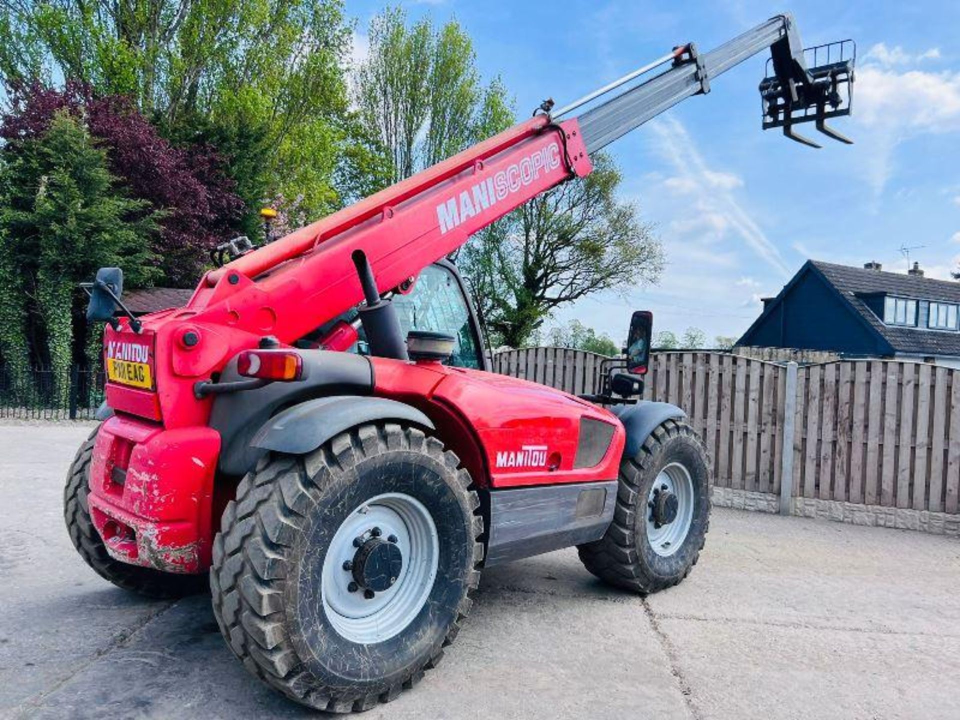 MANITOU 932 4WD TELEHANDLER *9 METER REACH , YEAR 2011* C/W PALLET TINES - Image 3 of 19