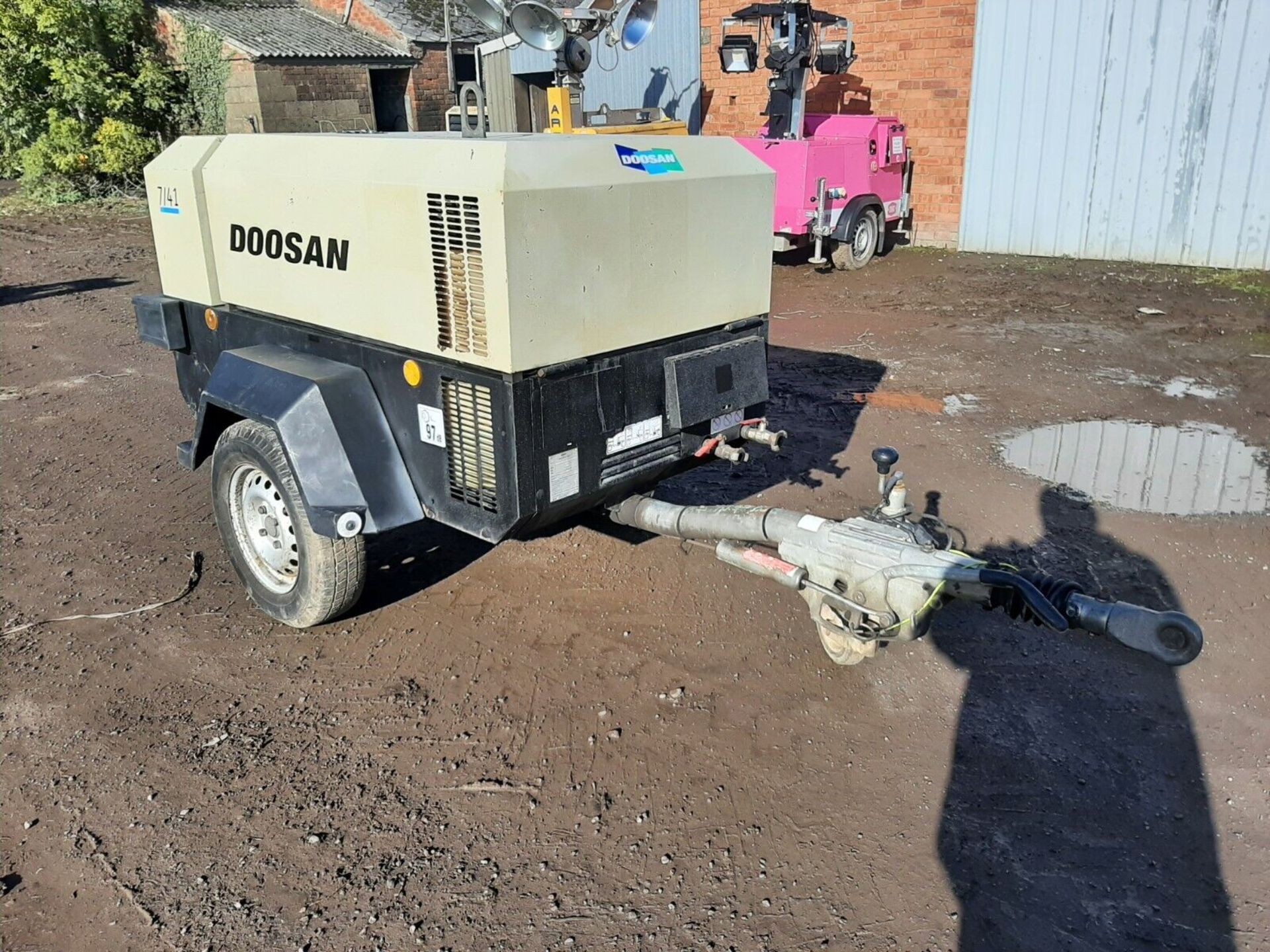 DOOSAN INGERSOLL RAND 7/41 DIESEL PORTABLE AIR COMPRESSOR - Image 3 of 8