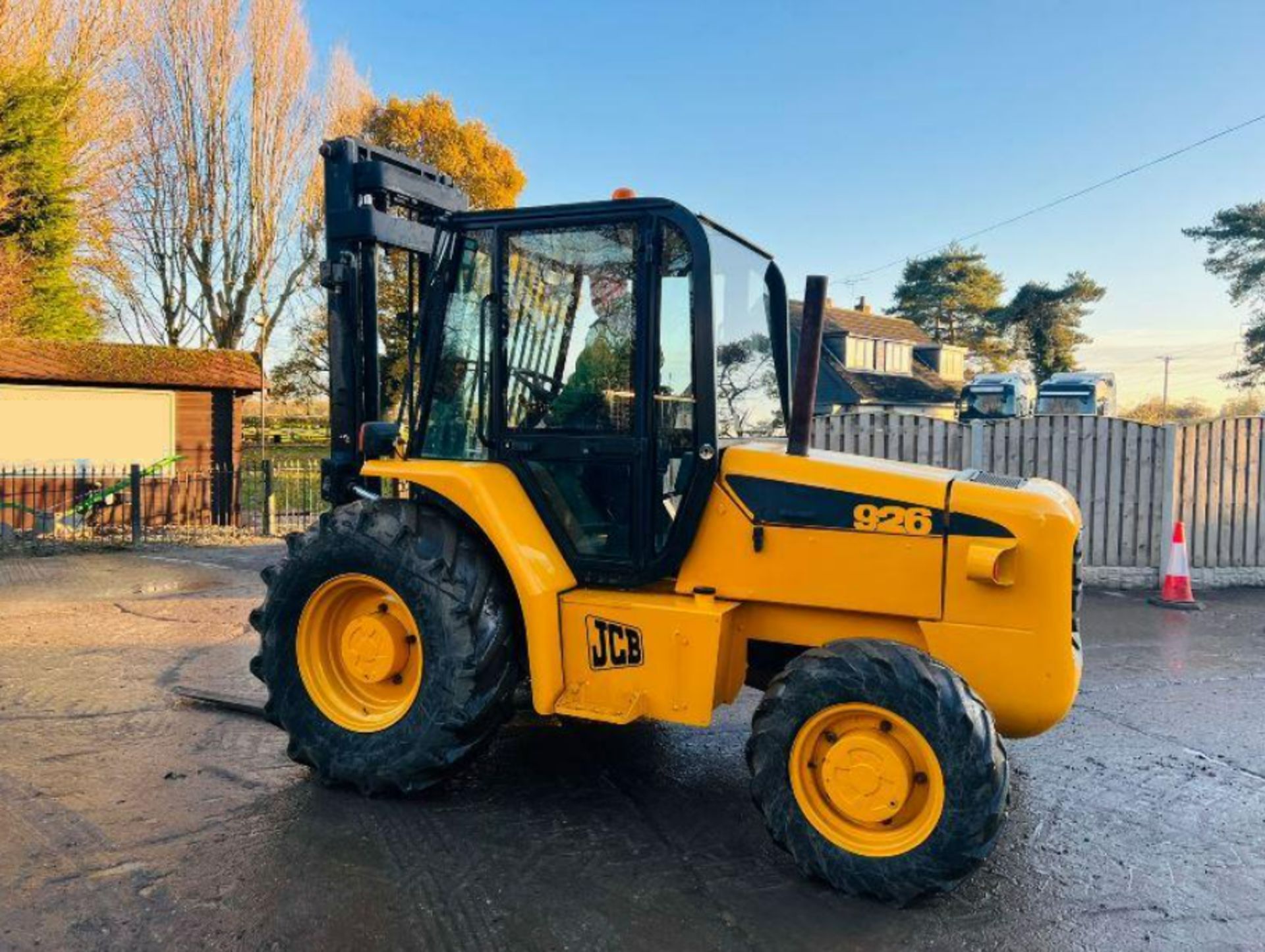 JCB 926 4WD ROUGH TERRIAN FORKLIFT C/W PALLET TINES - Image 7 of 11
