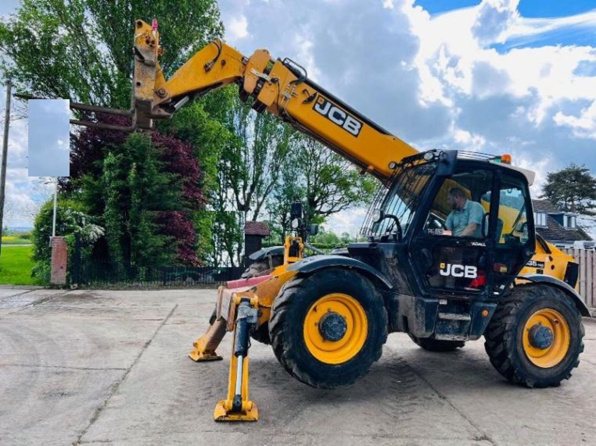 JCB 535-140HI VIZ TELEHANDLER * 14 METERS , YEAR 2015 * C/W PALLET TINES. - Image 14 of 21