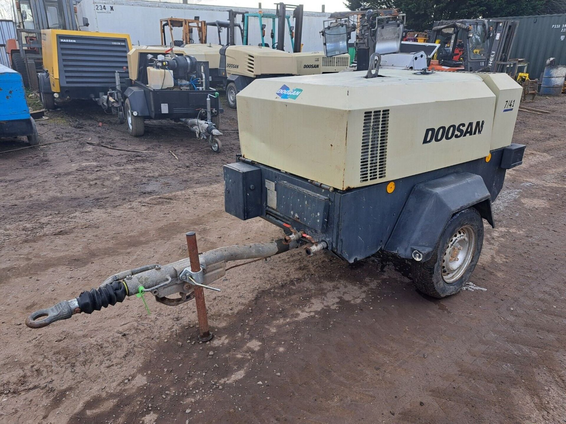 DOOSAN INGERSOLL RAND 7/41 DIESEL PORTABLE AIR COMPRESSOR LOW HOURS