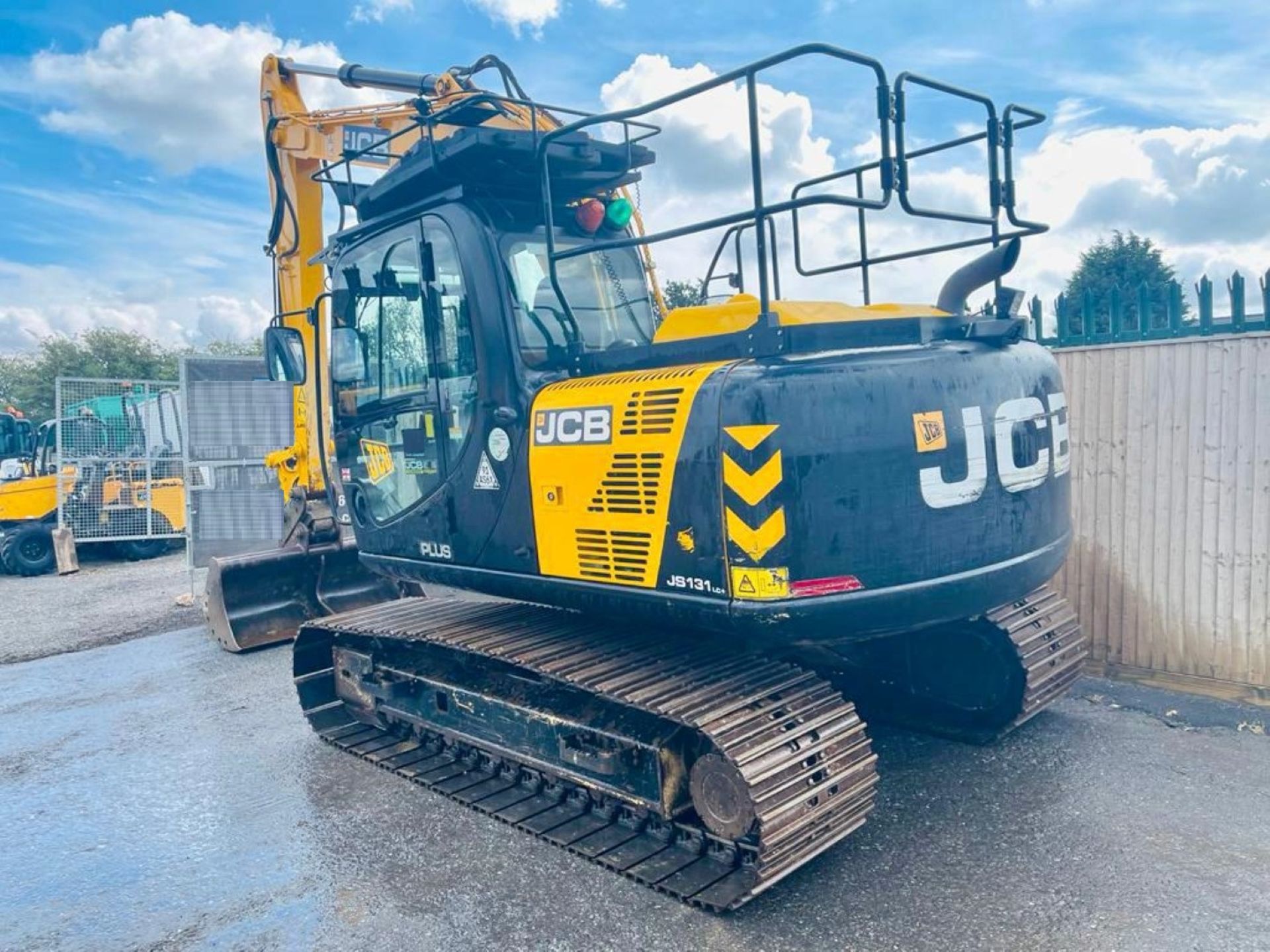 JCB JS131 LC PLUS 2018 3464 HOURS CODED START AIR CON - Image 6 of 15