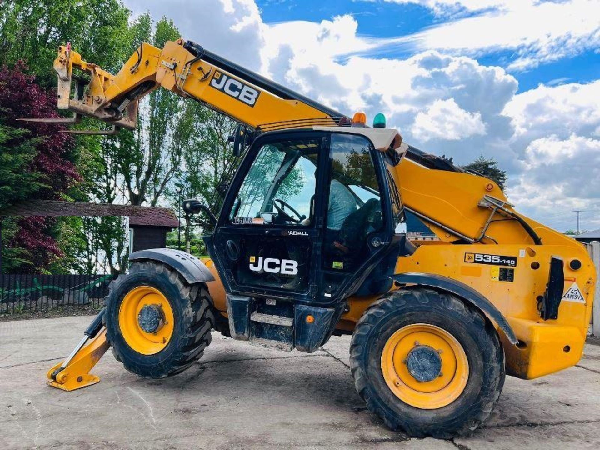 JCB 535-140HI VIZ TELEHANDLER * 14 METERS , YEAR 2015 * C/W PALLET TINES. - Image 3 of 21