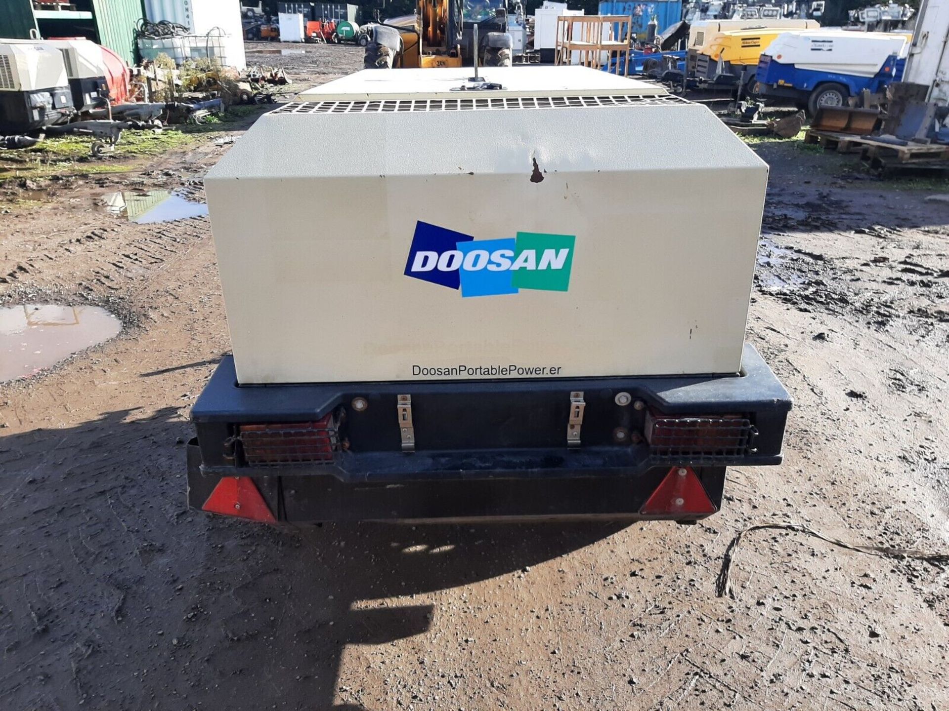 DOOSAN INGERSOLL RAND 7/41 DIESEL PORTABLE AIR COMPRESSOR - Image 5 of 8