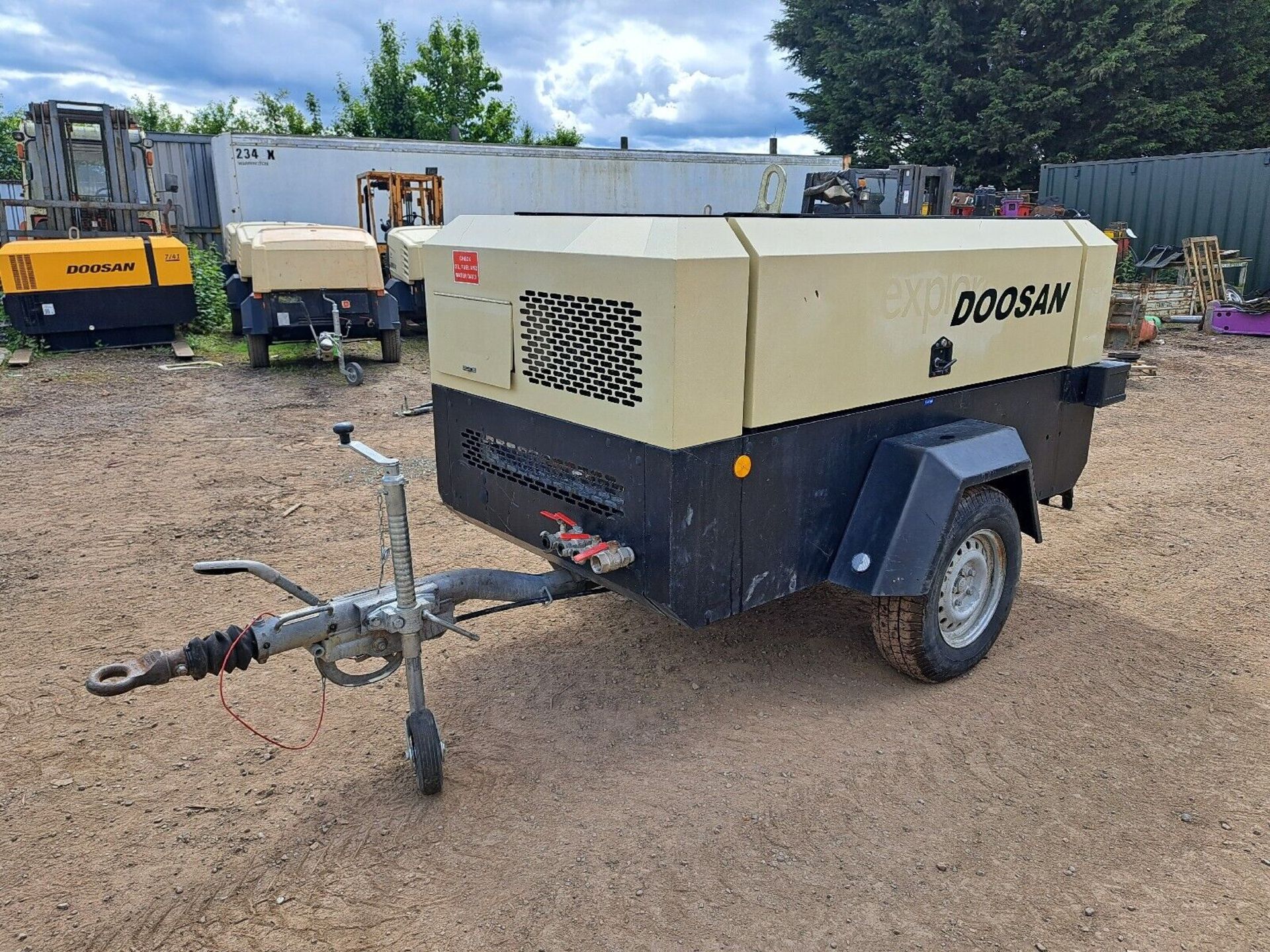 DOOSAN COMPRESSOR 7/71 PORTABLE COMPRESSOR 260CFM FINANCE OPTIONS