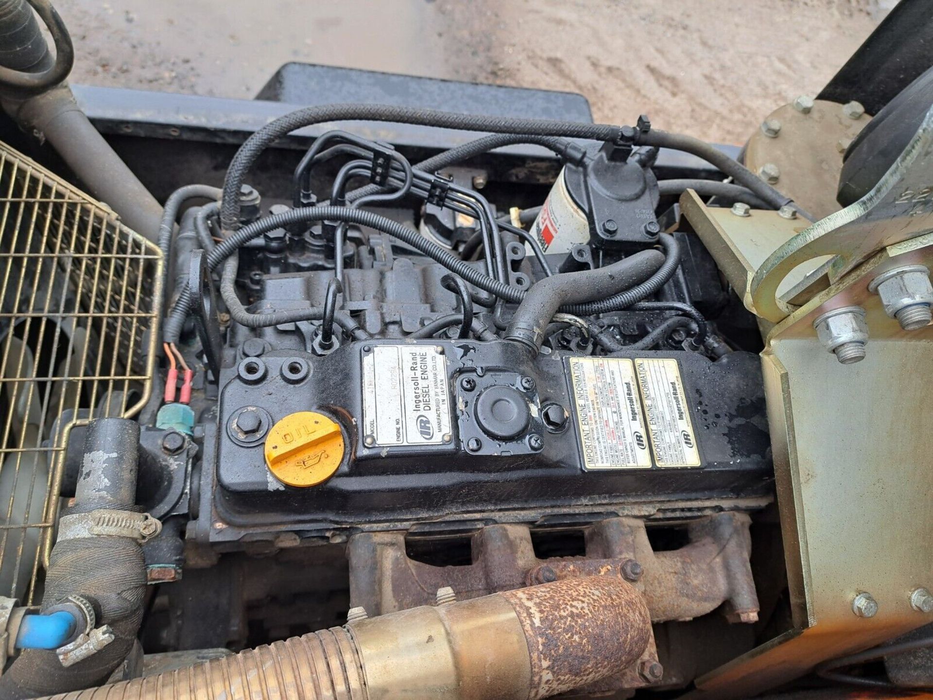 DOOSAN INGERSOLL RAND 7/41 DIESEL PORTABLE AIR COMPRESSOR LOW HOURS - Image 7 of 7