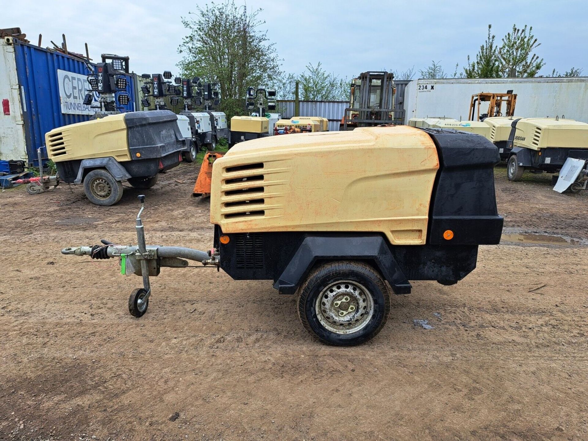 DOOSAN INGERSOLL RAND 7/41+ DIESEL PORTABLE AIR COMPRESSOR LOW HOURS