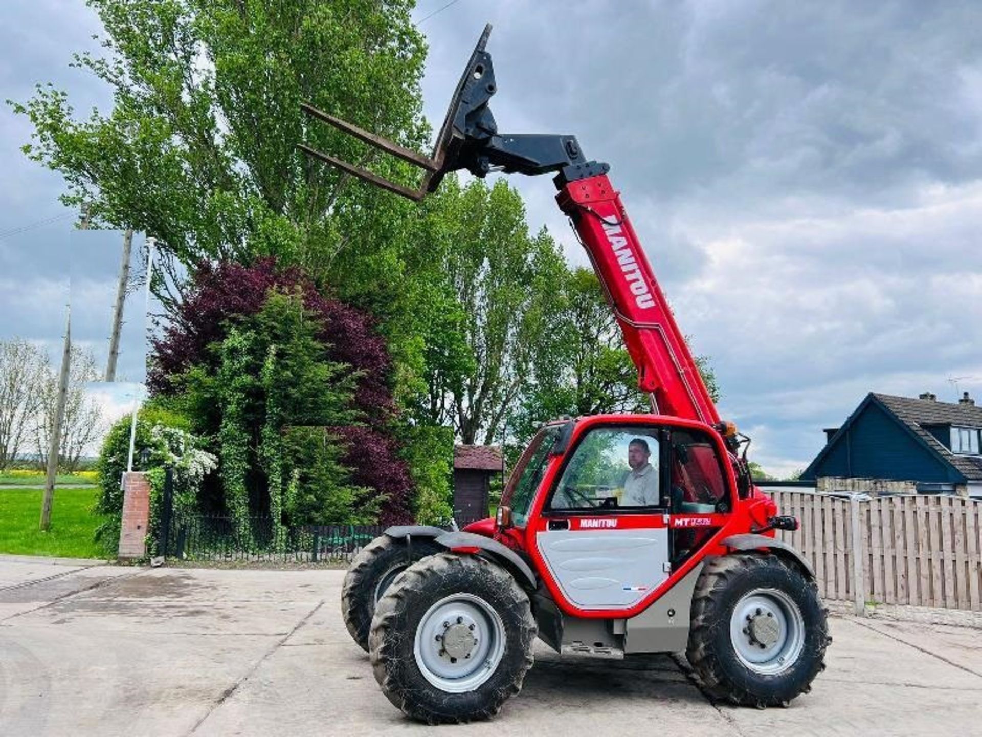 MANITOU MLT932 4WD TELEHANDLER * 9 METER REACH * C/W PALLET TINES - Image 7 of 24