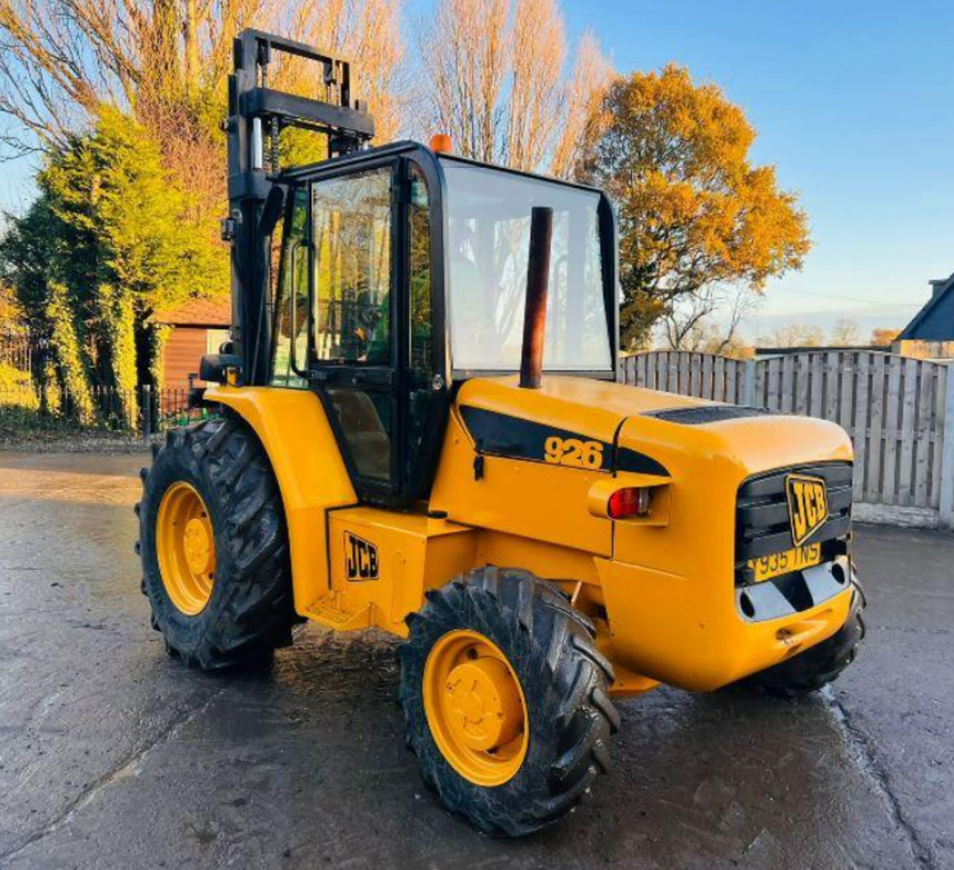 JCB 926 4WD ROUGH TERRIAN FORKLIFT C/W PALLET TINES - Image 2 of 11