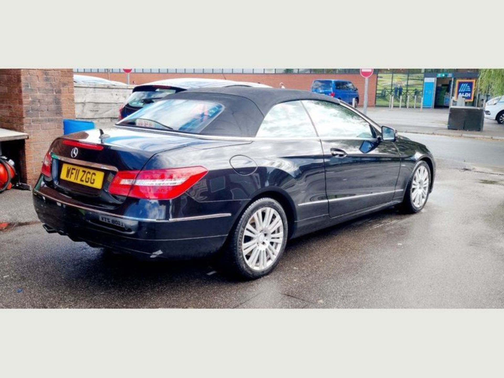 MERCEDES-BENZ E CLASS 2.1 E250 CDI BLUEEFFICIENCY SPORT EDITION CABRIOLET 2DR CONVERTIBLE - Image 5 of 10