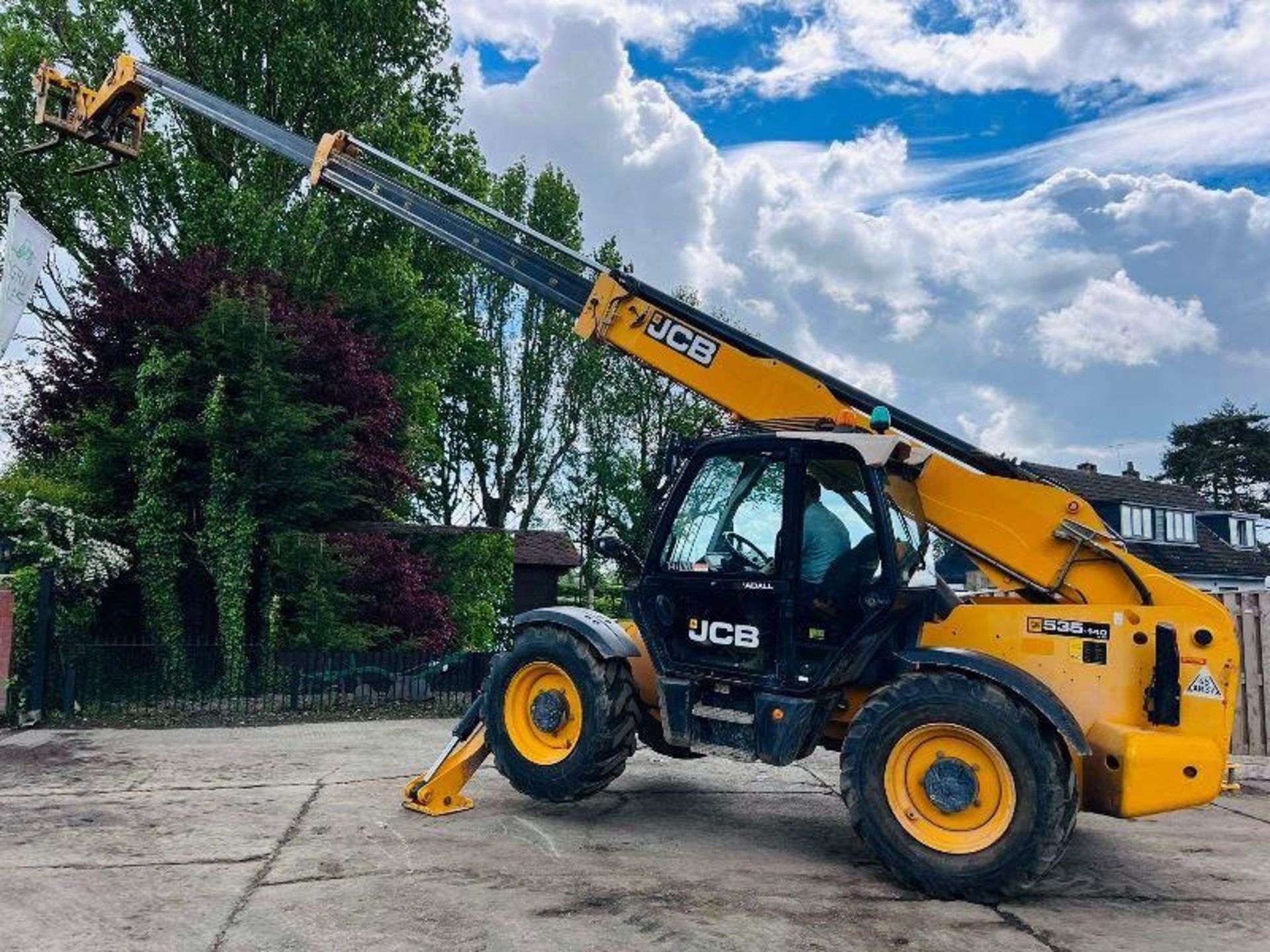 JCB 535-140HI VIZ TELEHANDLER * 14 METERS , YEAR 2015 * C/W PALLET TINES. - Image 11 of 21